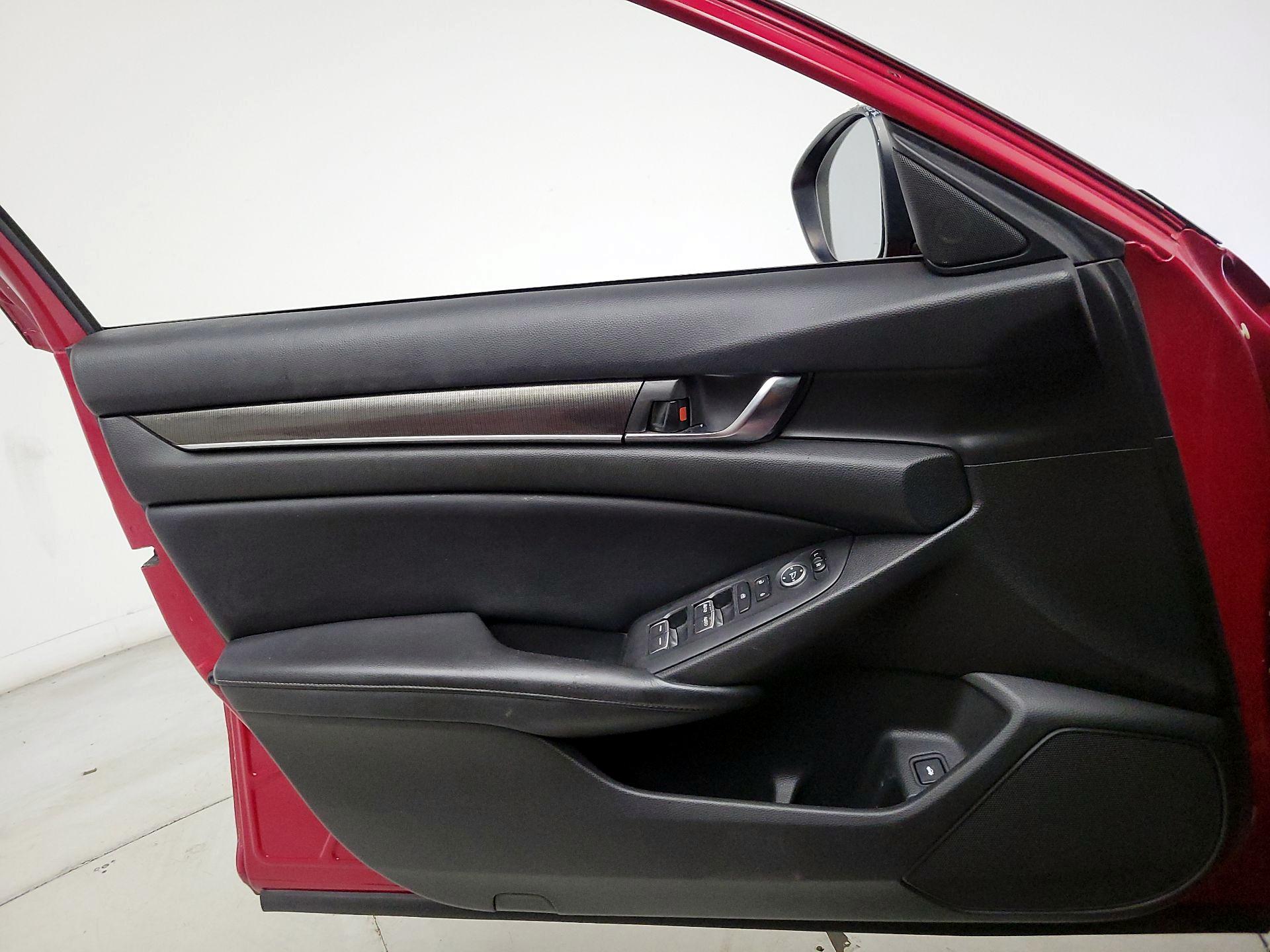 Thumbnail: 2018 Honda Accord - 12