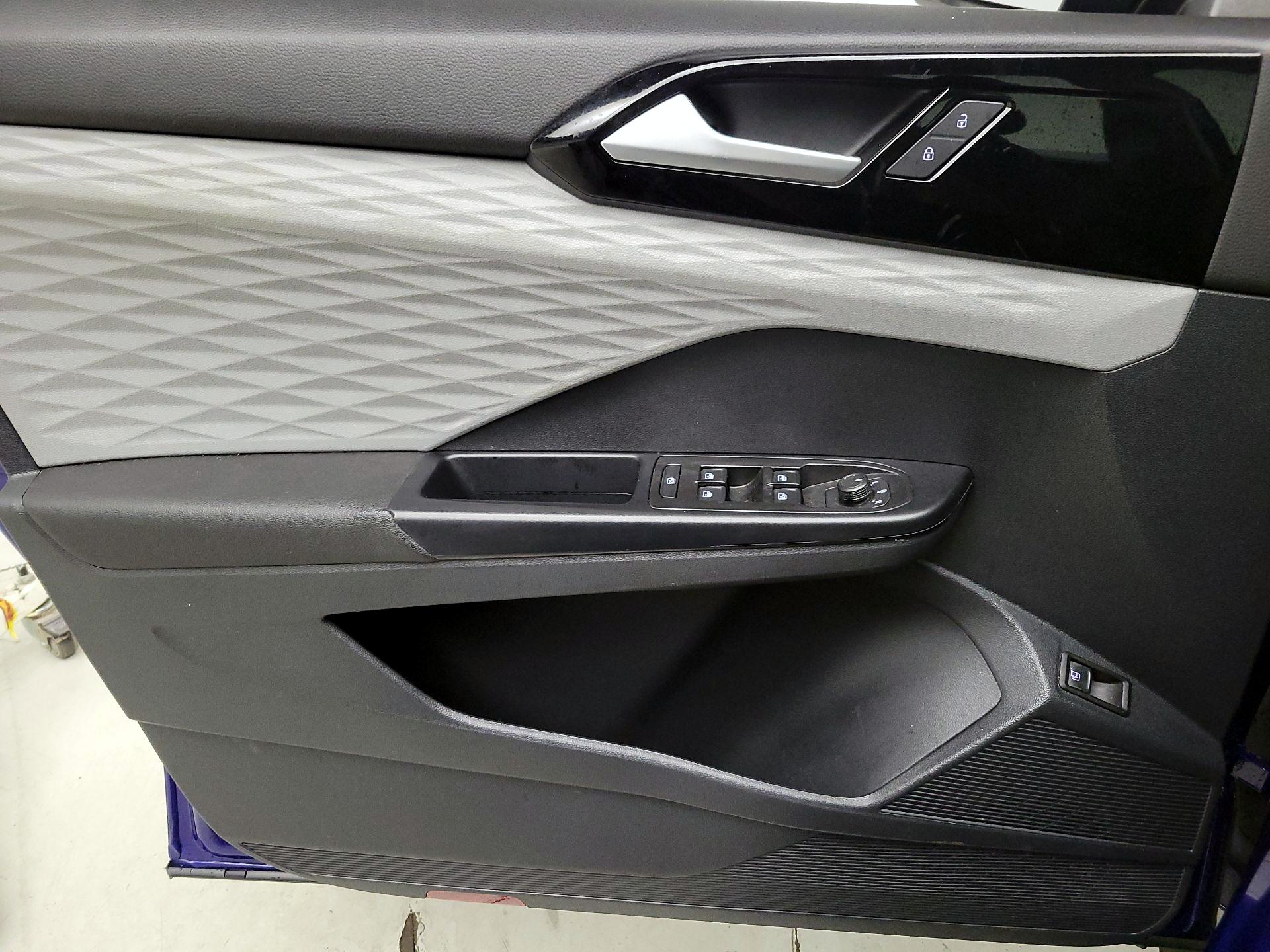 Thumbnail: 2023 Volkswagen Taos - 12