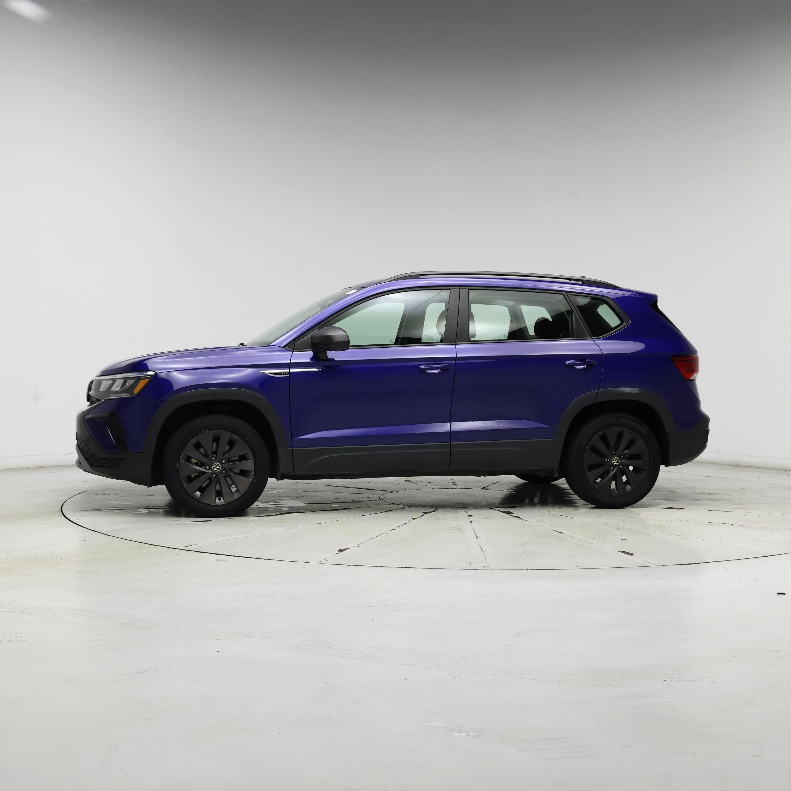 Thumbnail: 2023 Volkswagen Taos - 3