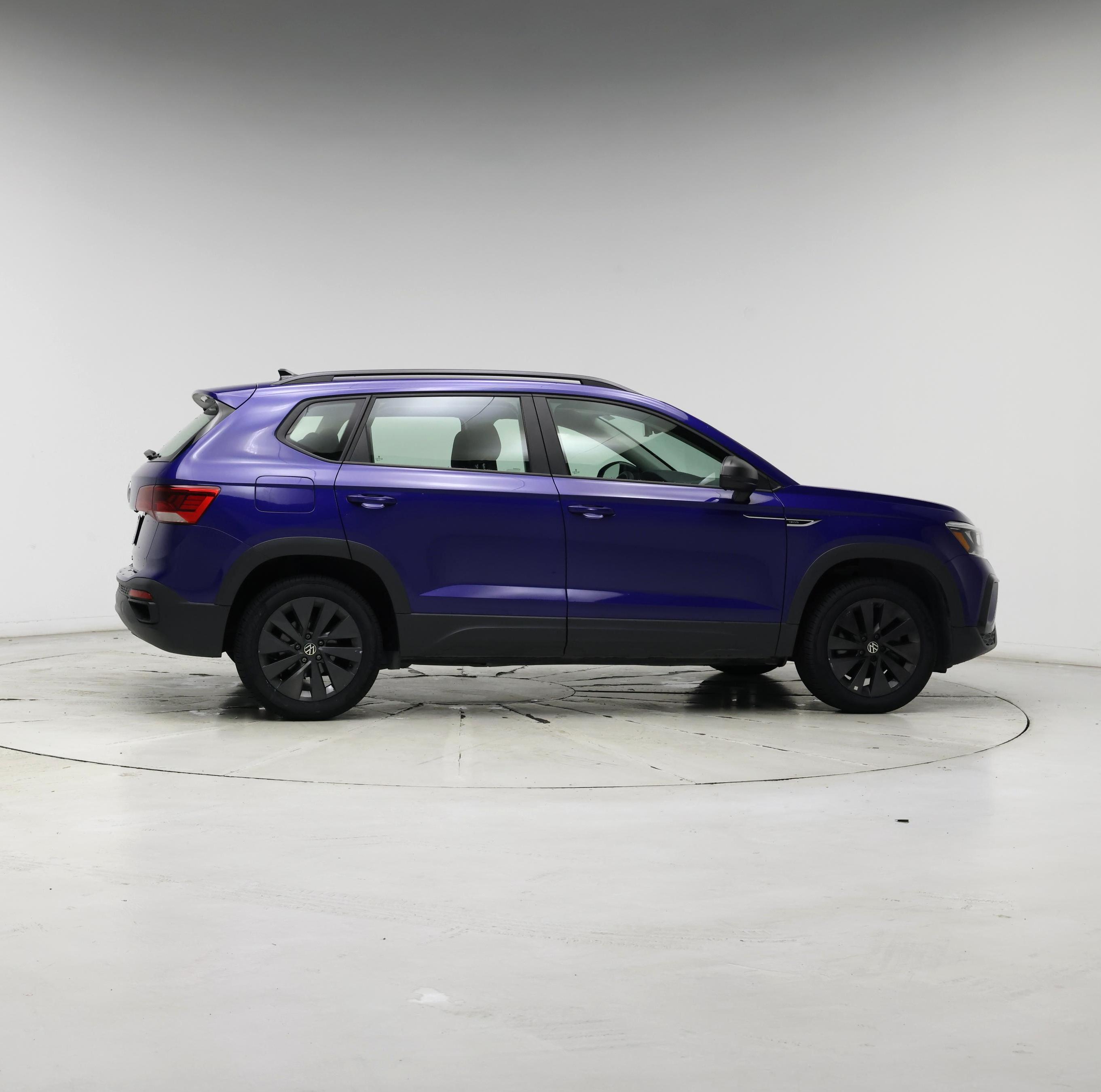 Thumbnail: 2023 Volkswagen Taos - 7