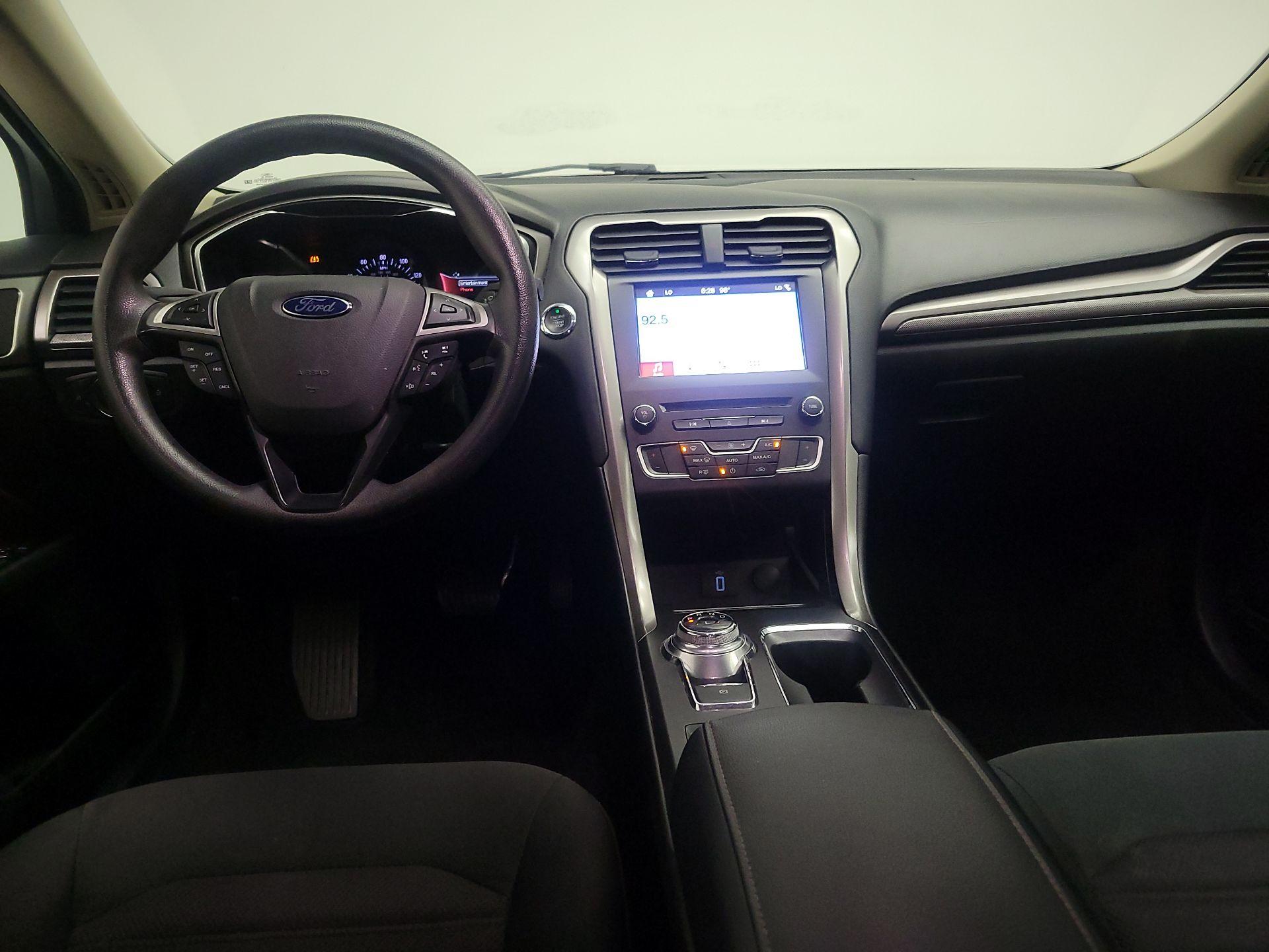Thumbnail: 2017 Ford Fusion - 9