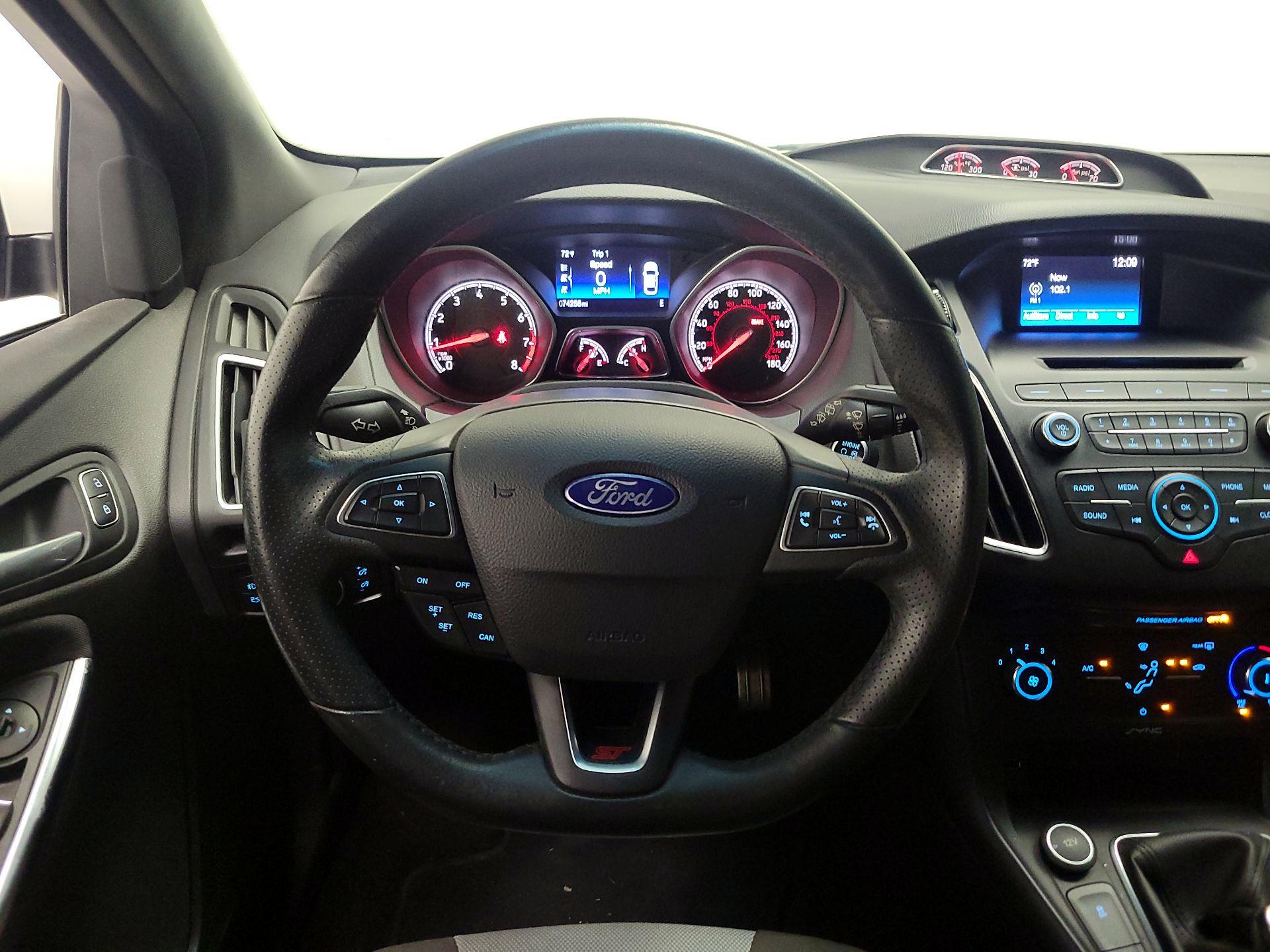 Thumbnail: 2017 Ford Focus - 10