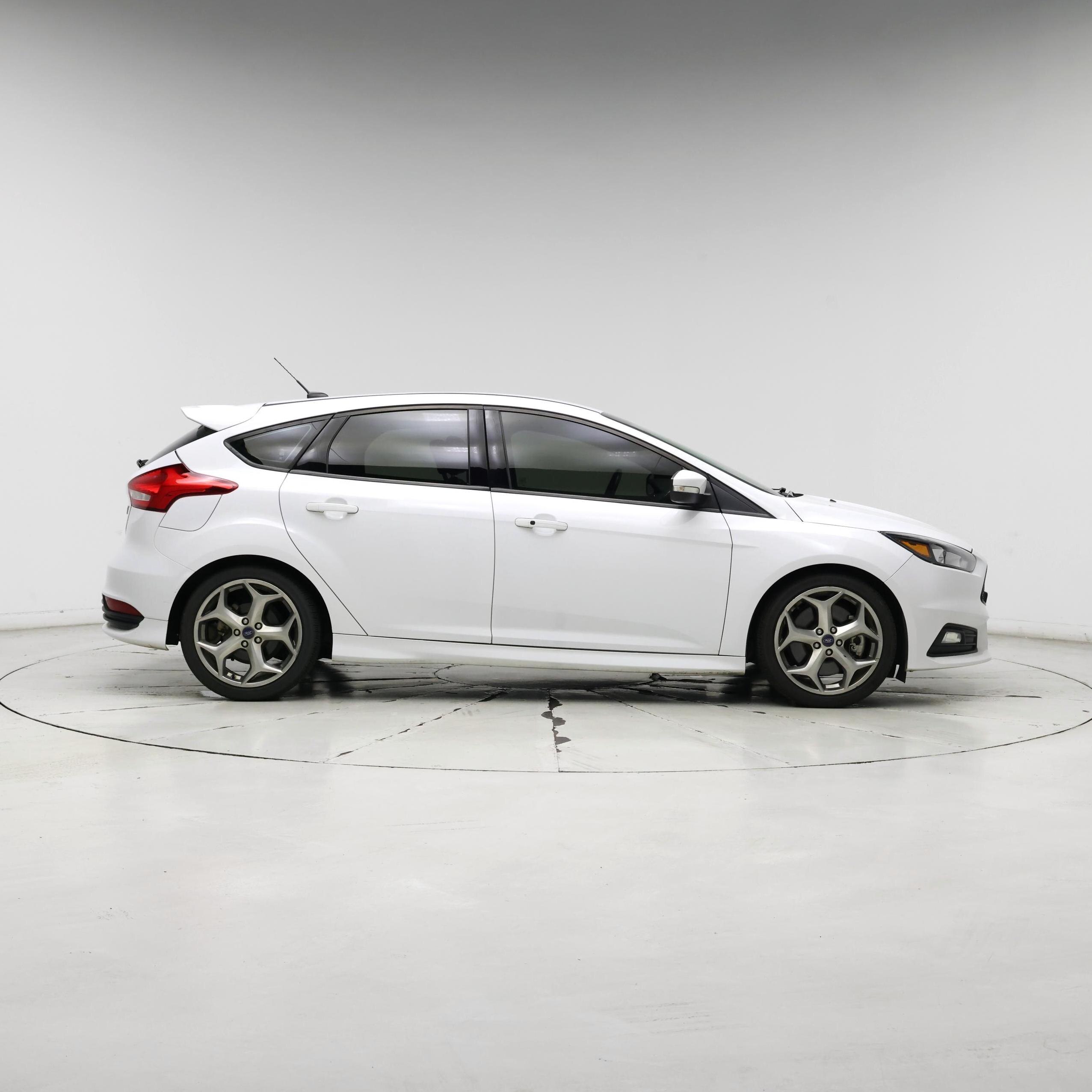 Thumbnail: 2017 Ford Focus - 7