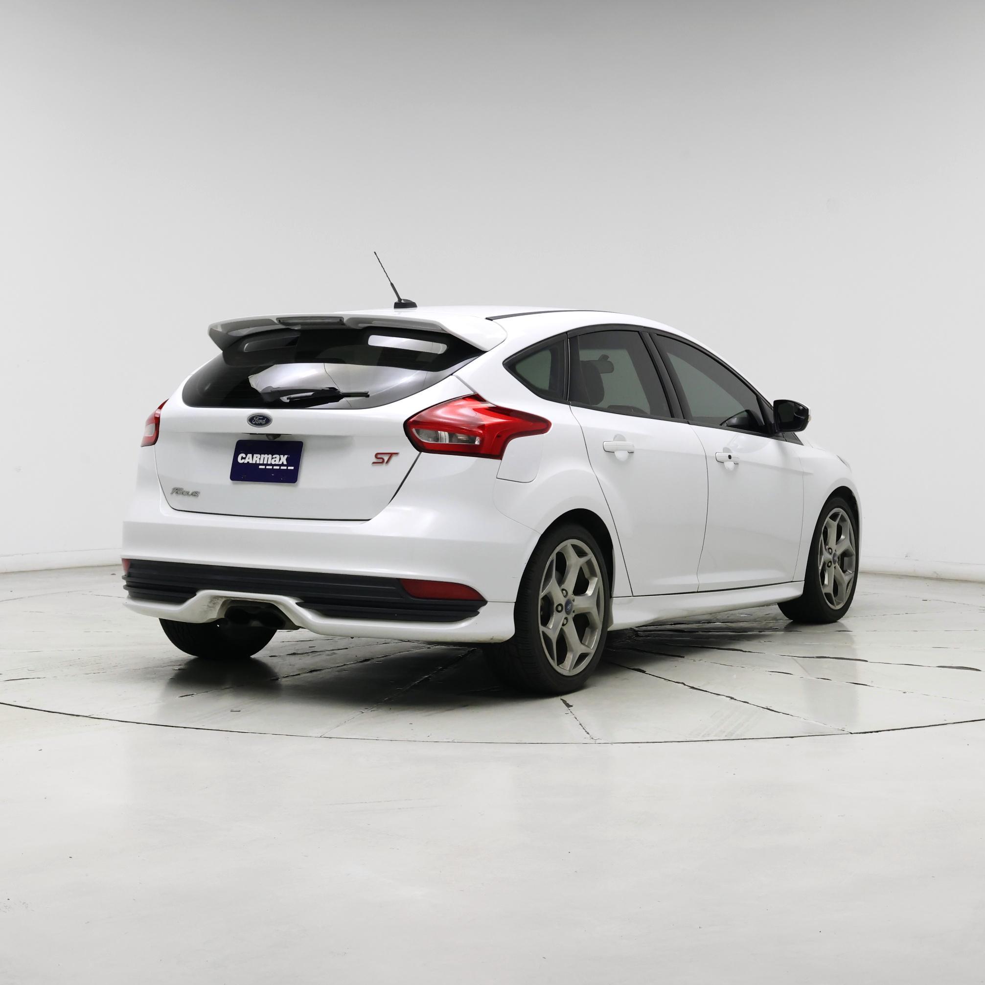 Thumbnail: 2017 Ford Focus - 8