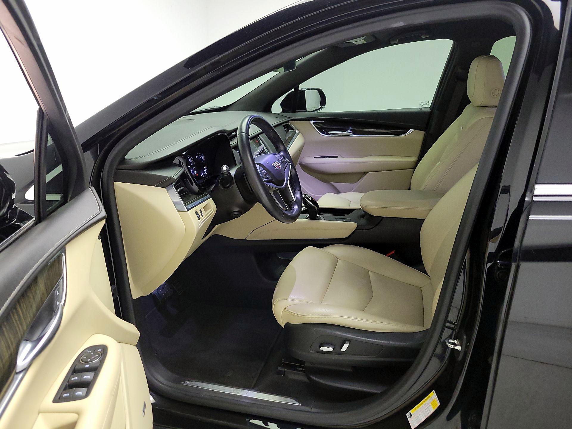 Thumbnail: 2018 Cadillac XT5 - 11