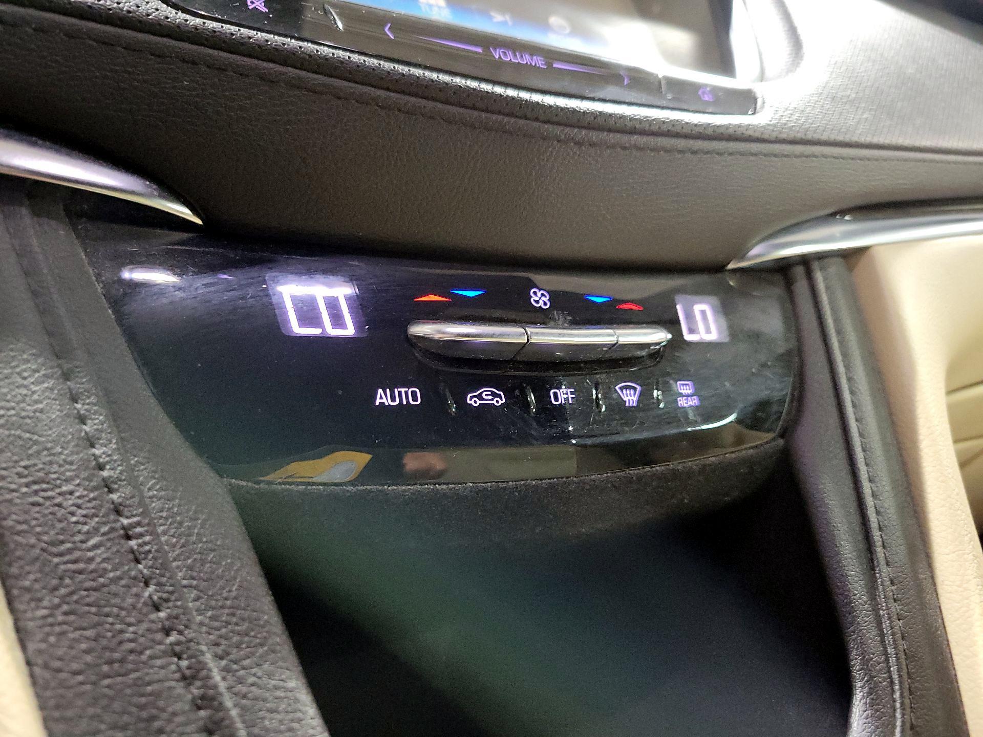 Thumbnail: 2018 Cadillac XT5 - 16
