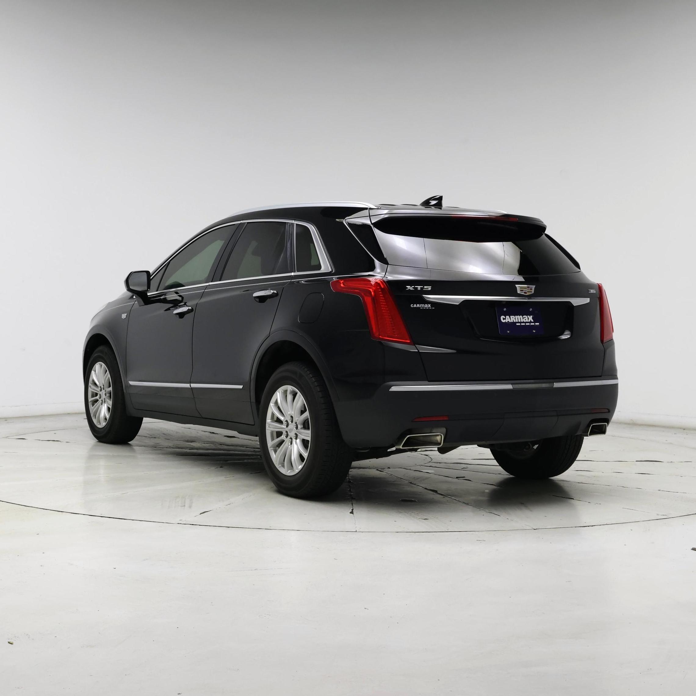 Thumbnail: 2018 Cadillac XT5 - 2