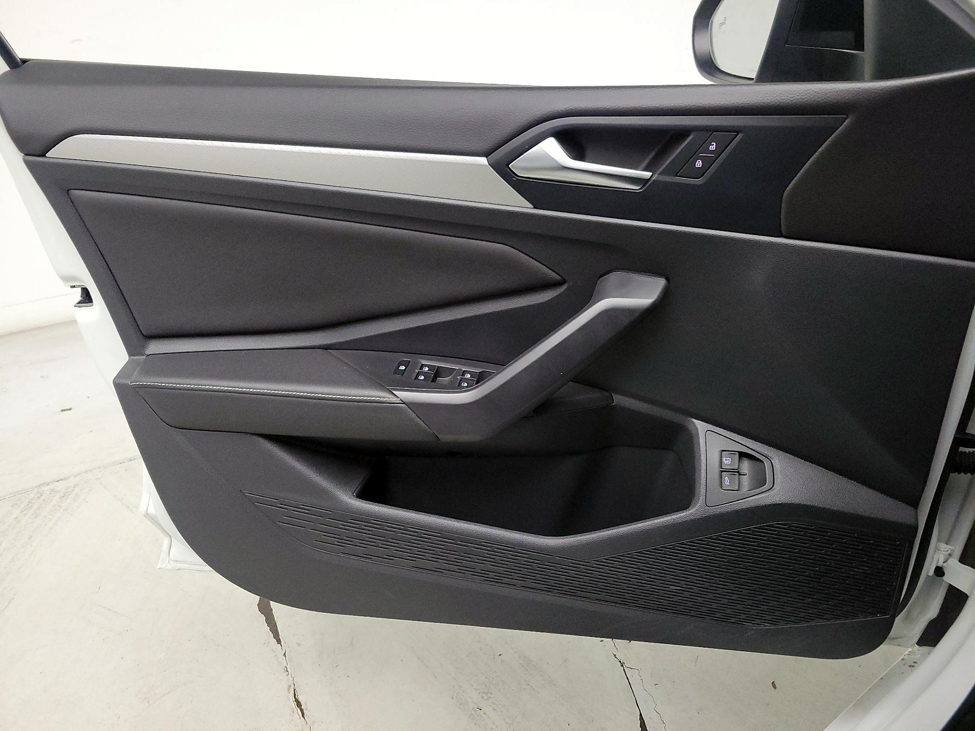 Thumbnail: 2024 Volkswagen Jetta - 12