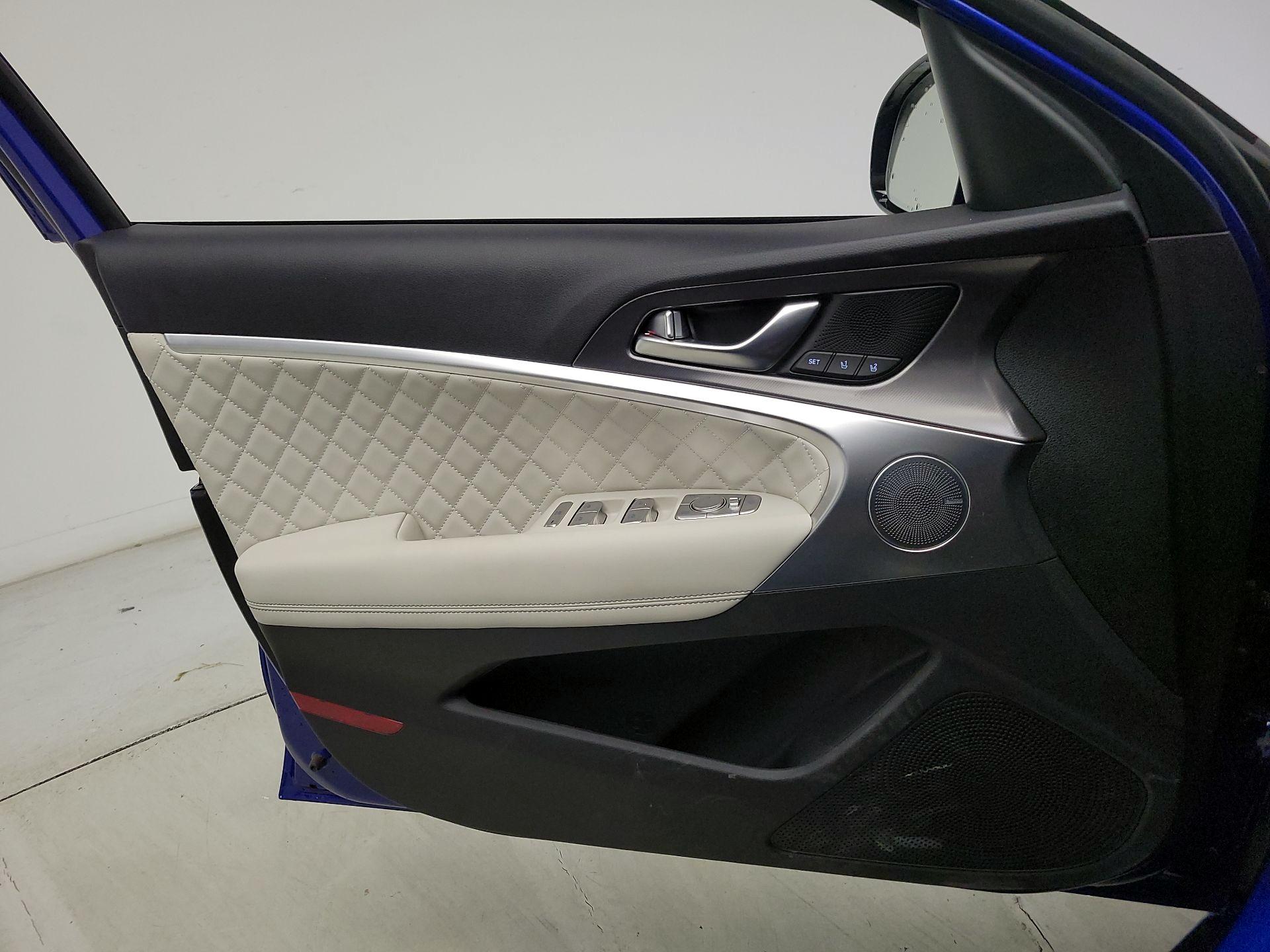 Thumbnail: 2025 Genesis G70 - 12