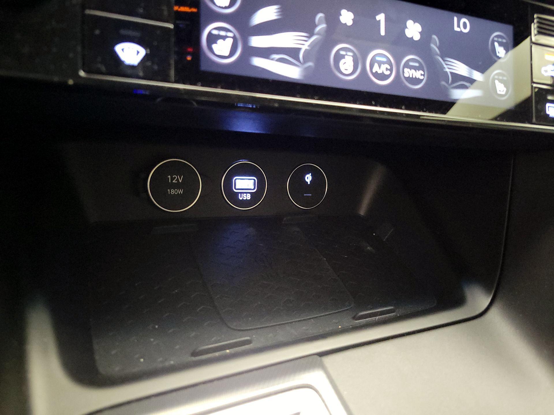 Thumbnail: 2025 Genesis G70 - 19