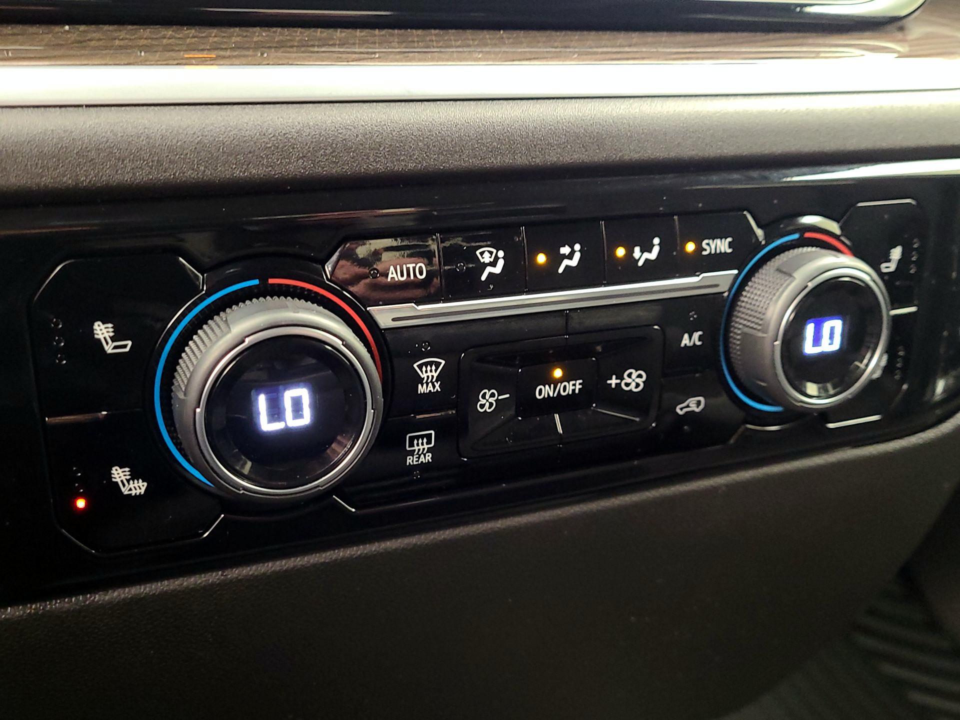 Thumbnail: 2022 Chevrolet Silverado 1500 - 16