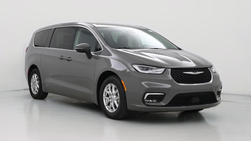 2023 Chrysler Pacifica Touring L Hero Image