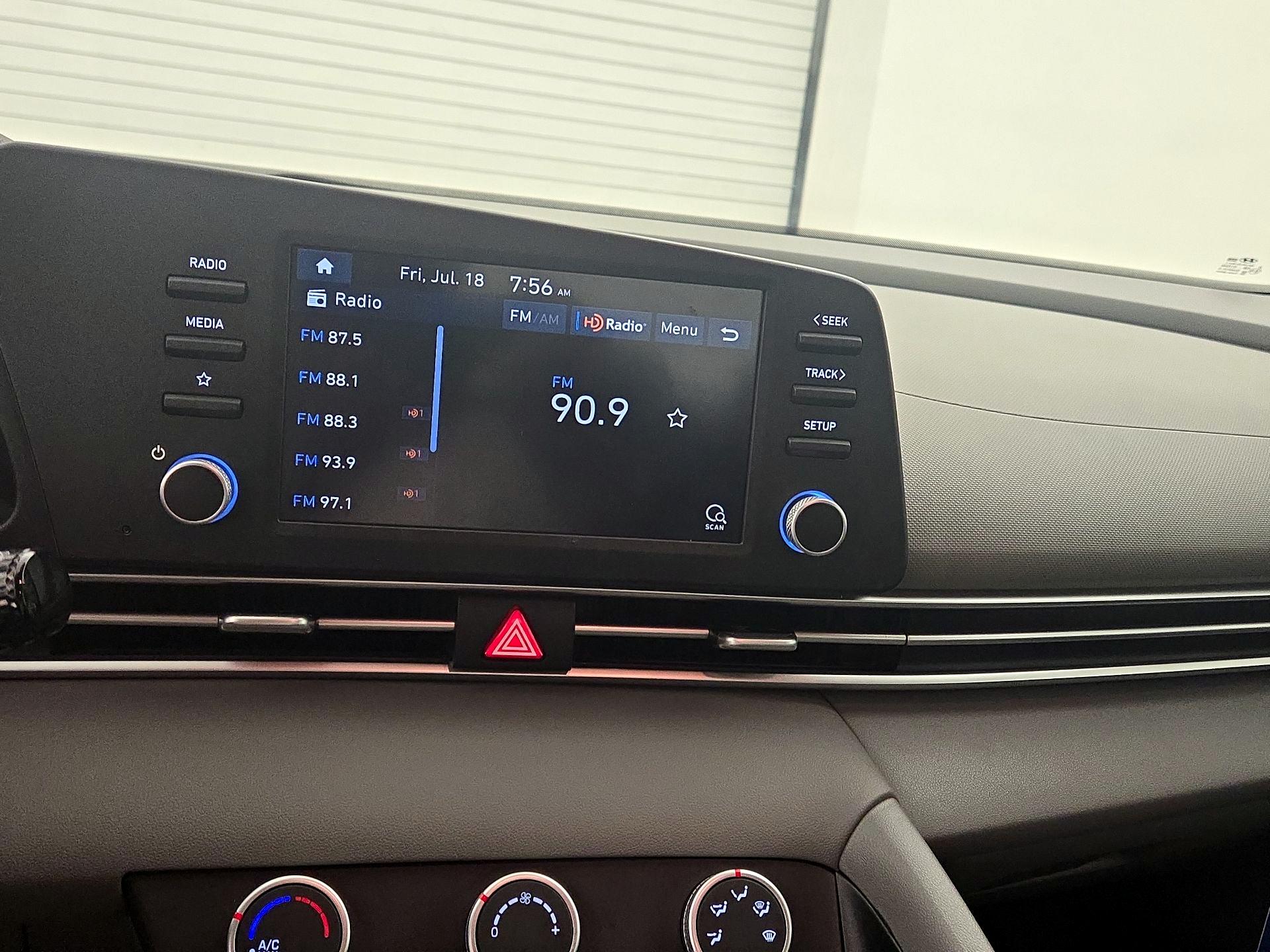 Thumbnail: 2022 Hyundai Elantra - 15