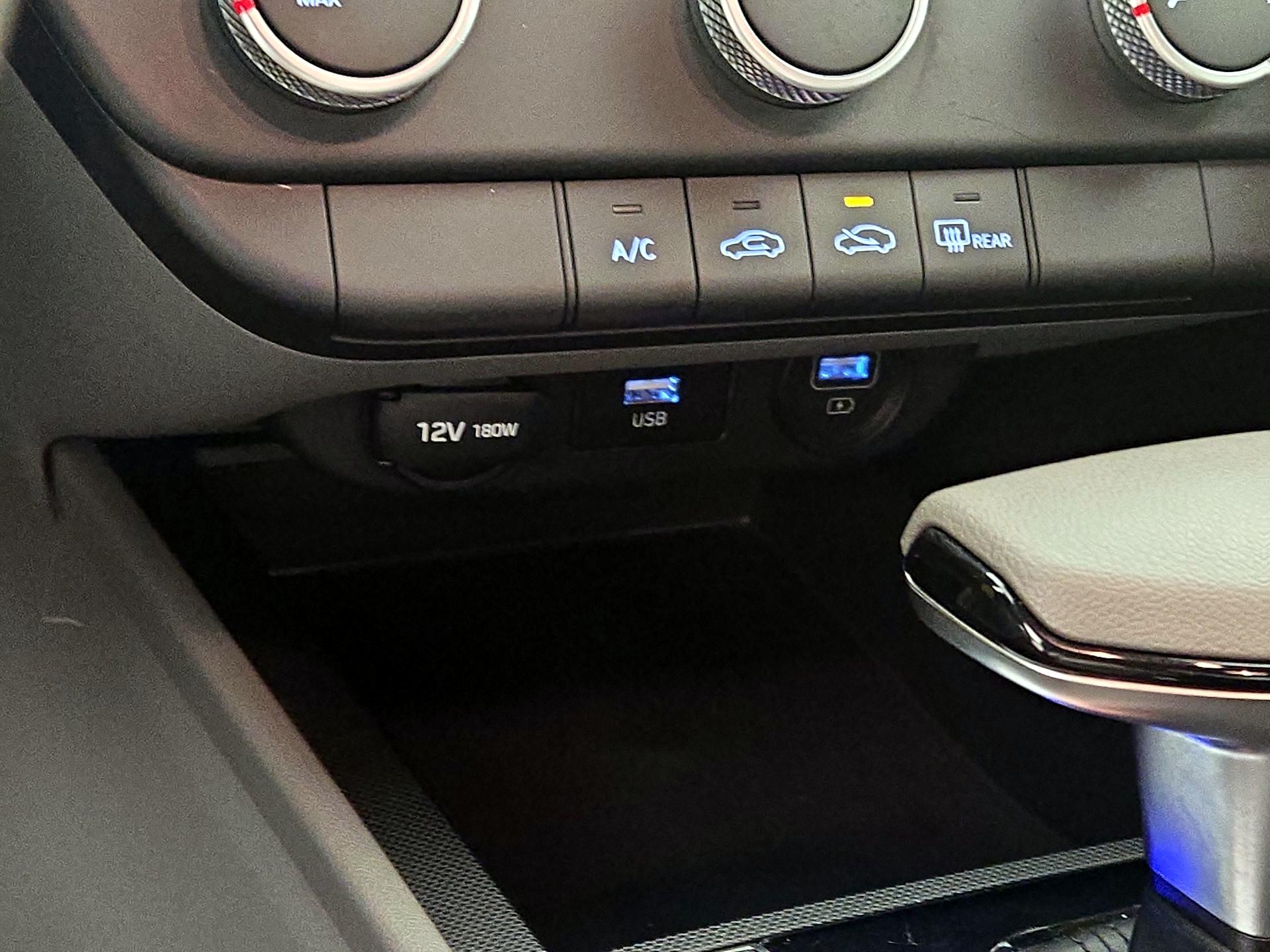 Thumbnail: 2022 Hyundai Elantra - 18