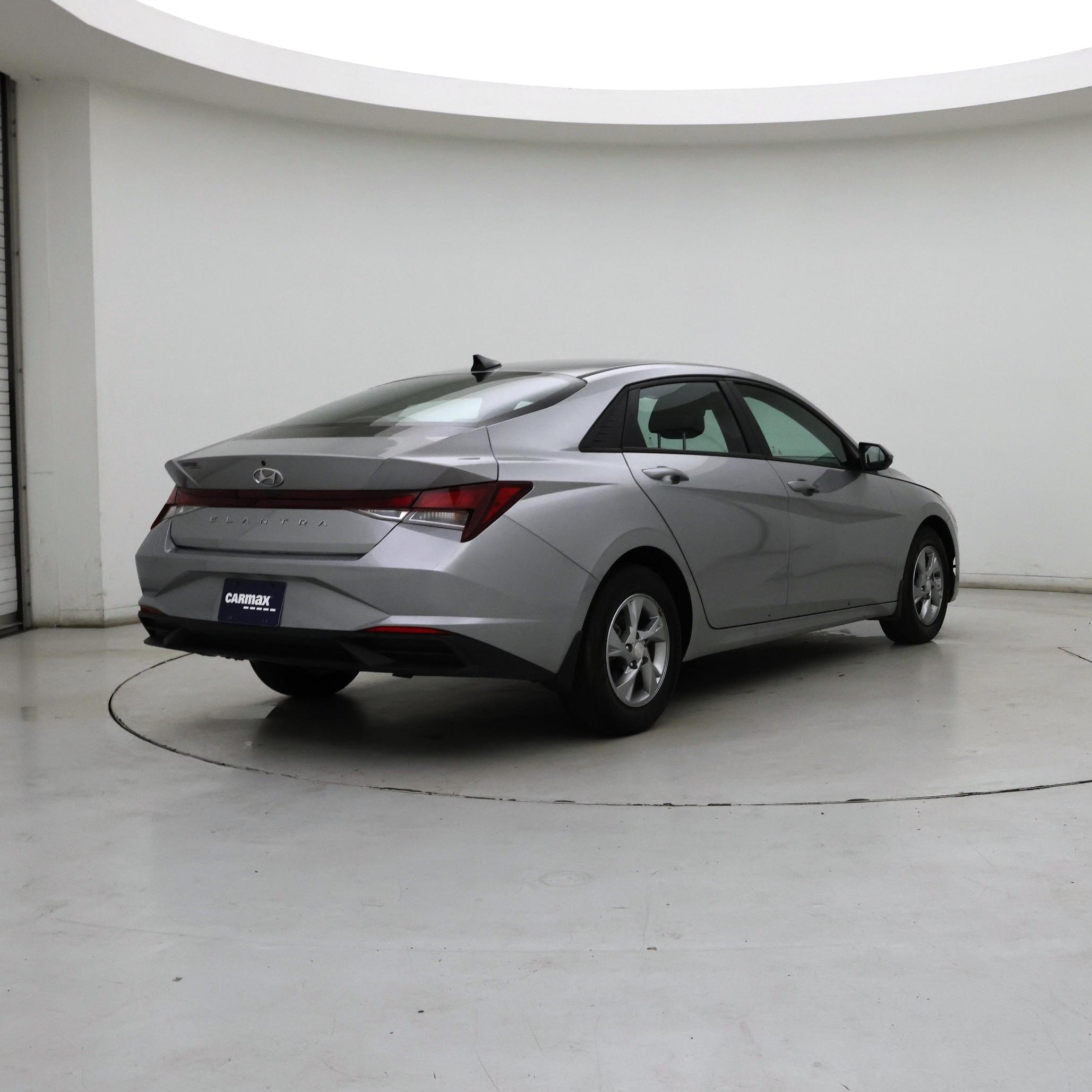 Thumbnail: 2022 Hyundai Elantra - 8