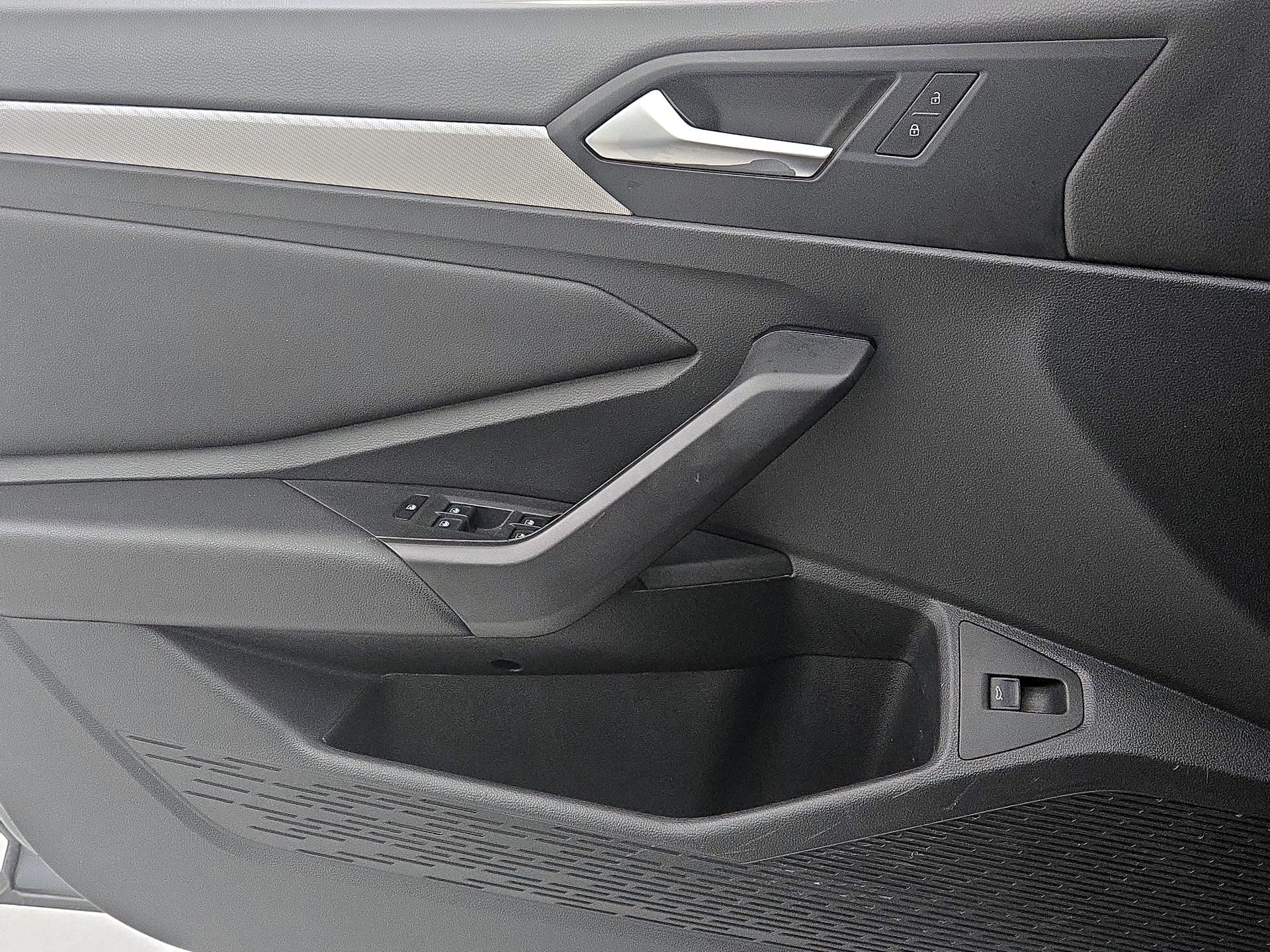 Thumbnail: 2019 Volkswagen Jetta - 12