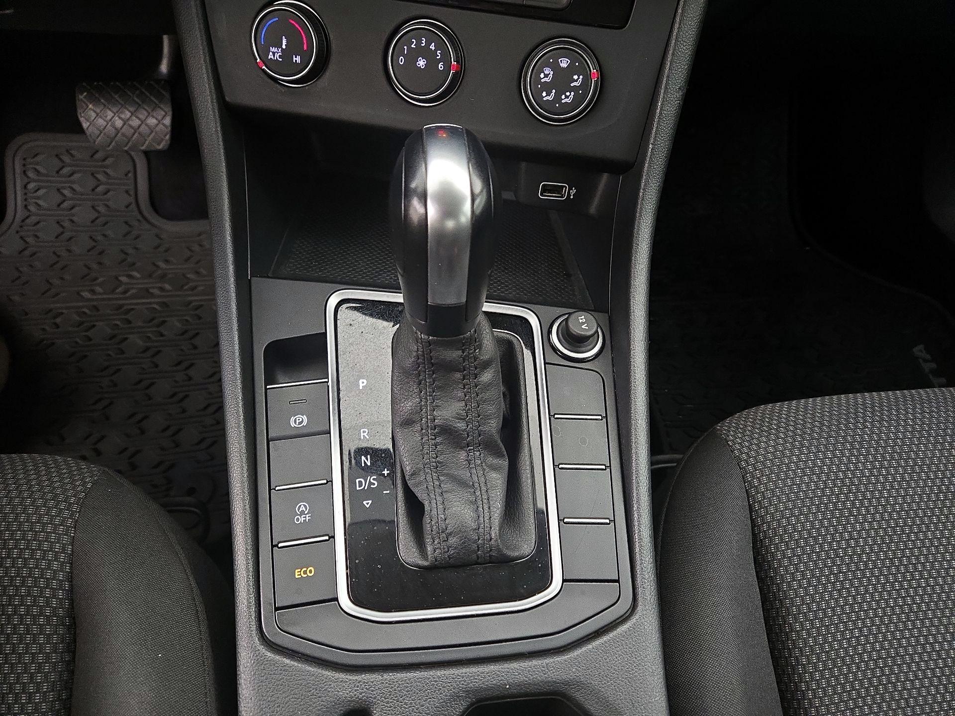 Thumbnail: 2019 Volkswagen Jetta - 17