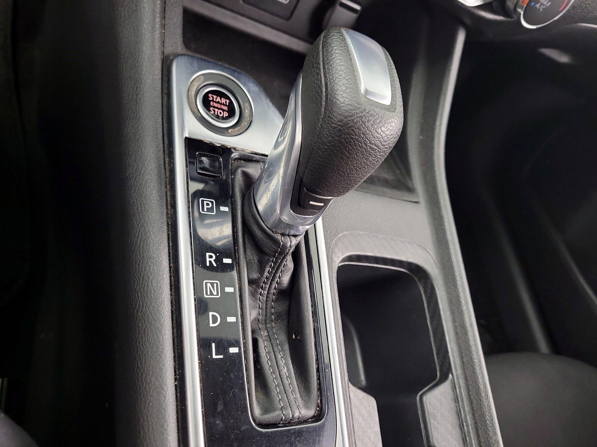 Thumbnail: 2020 Nissan Sentra - 15