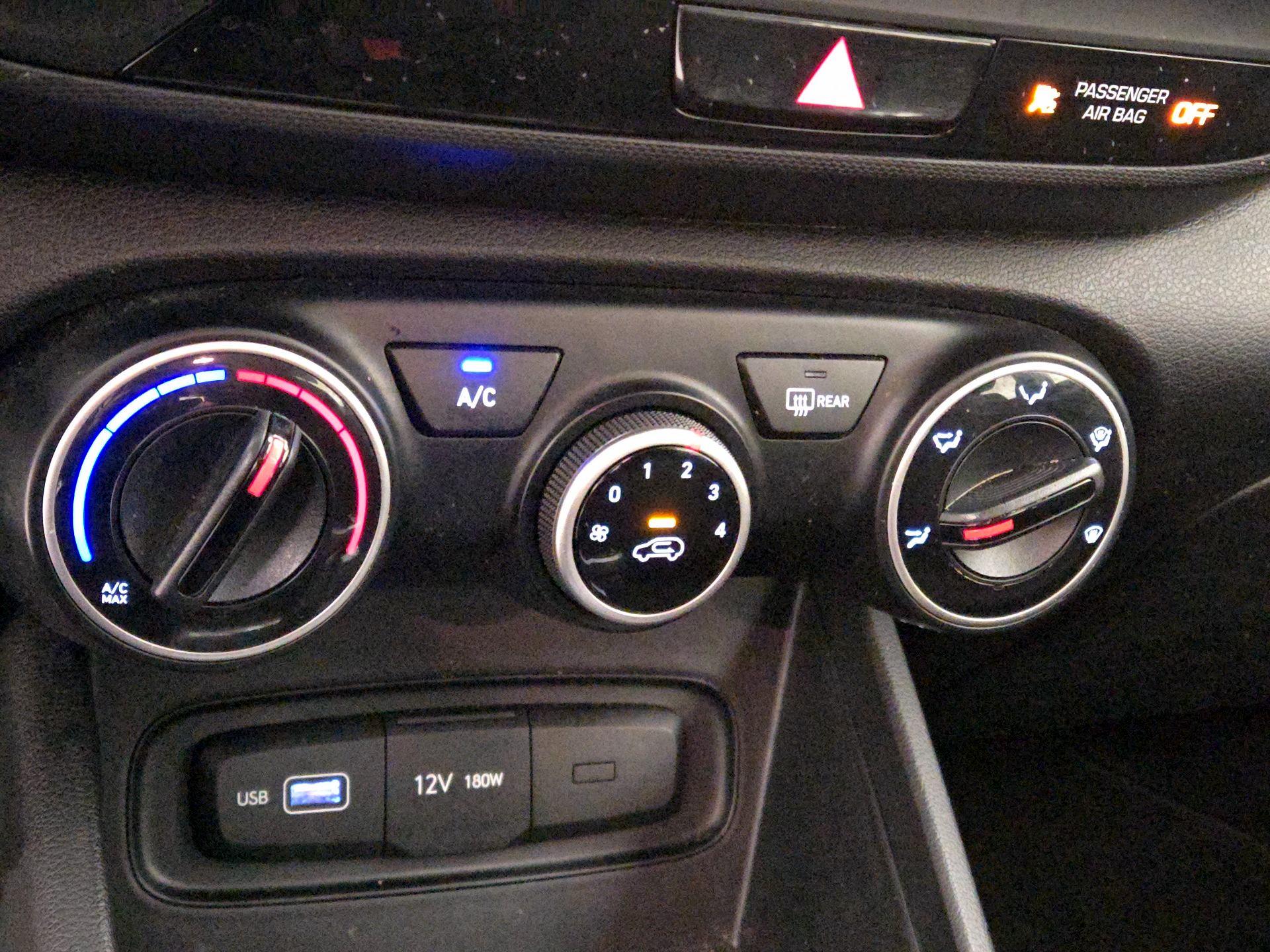 Thumbnail: 2022 Hyundai Venue - 15