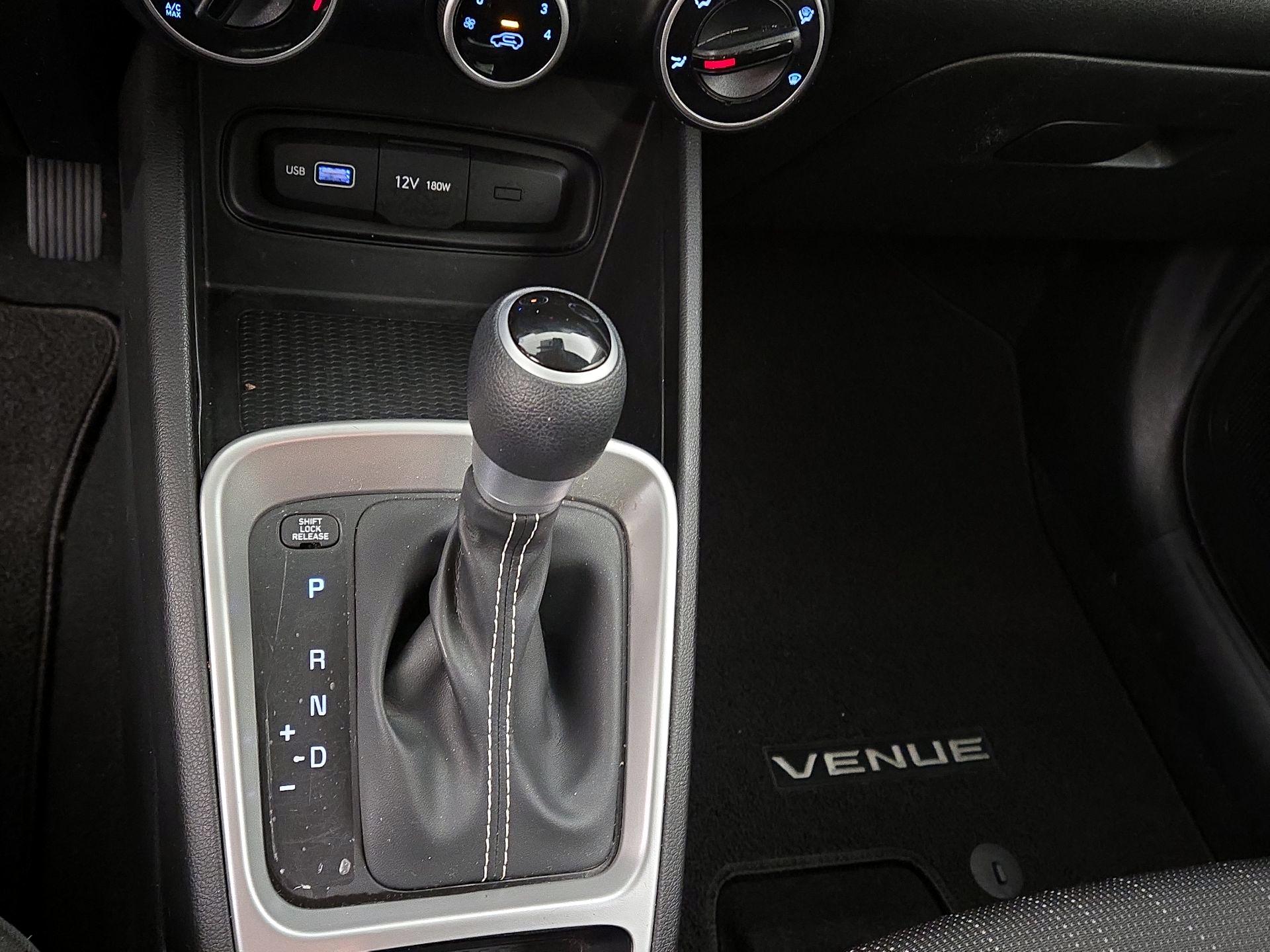 Thumbnail: 2022 Hyundai Venue - 16