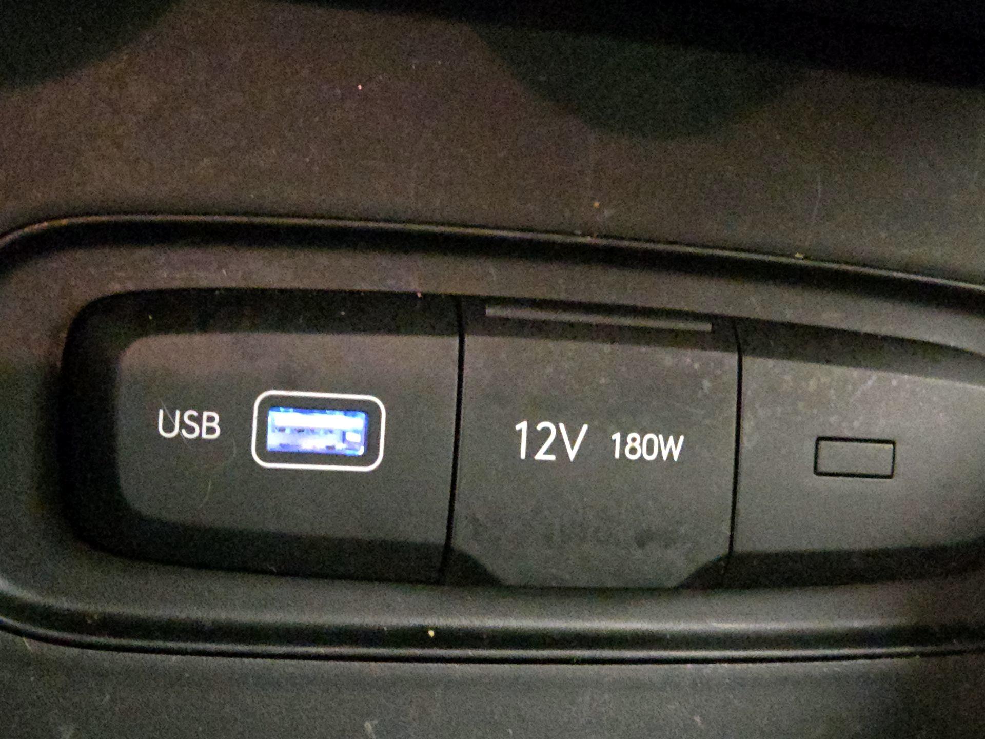 Thumbnail: 2022 Hyundai Venue - 17