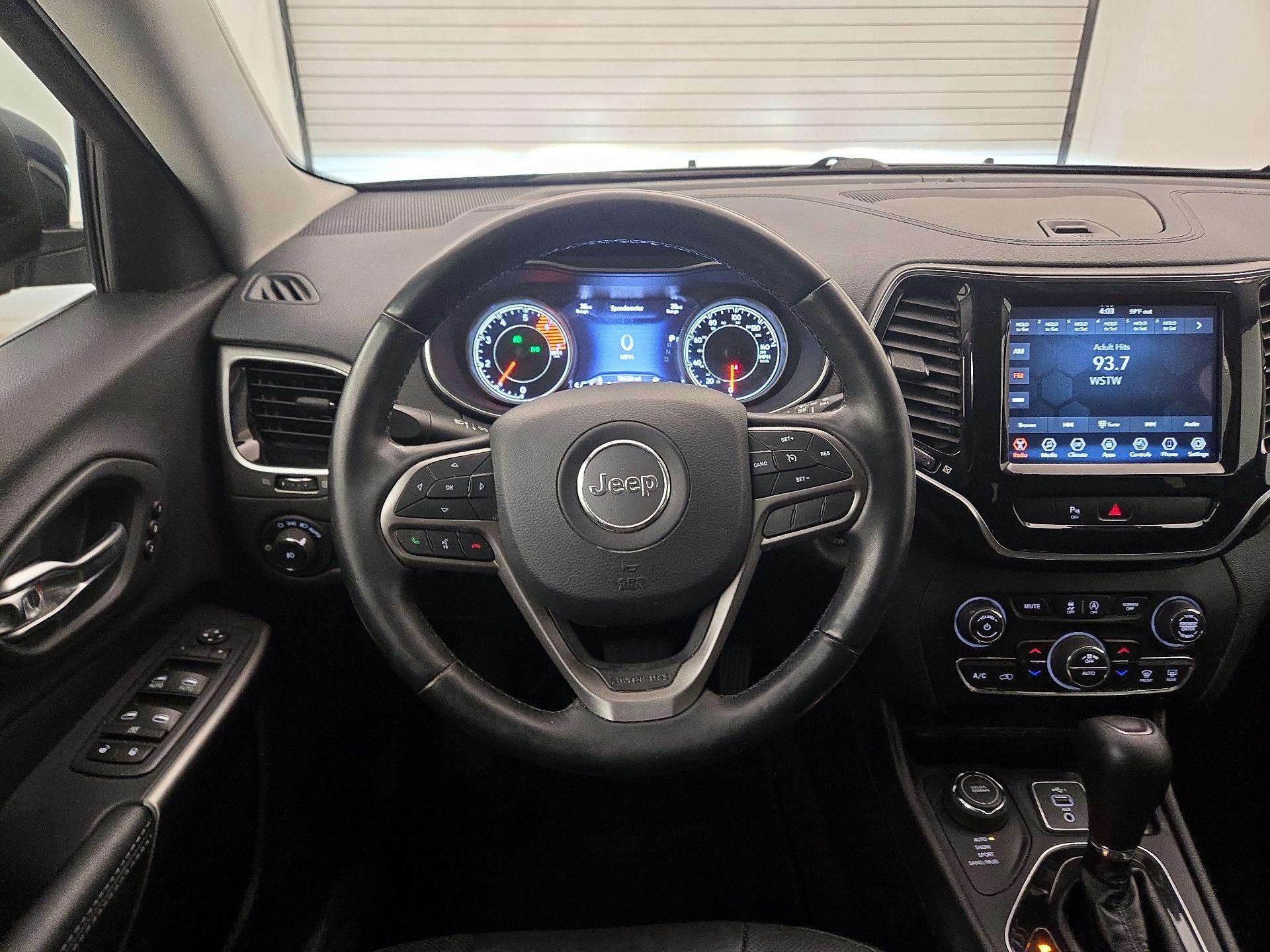 Thumbnail: 2020 Jeep Cherokee - 10