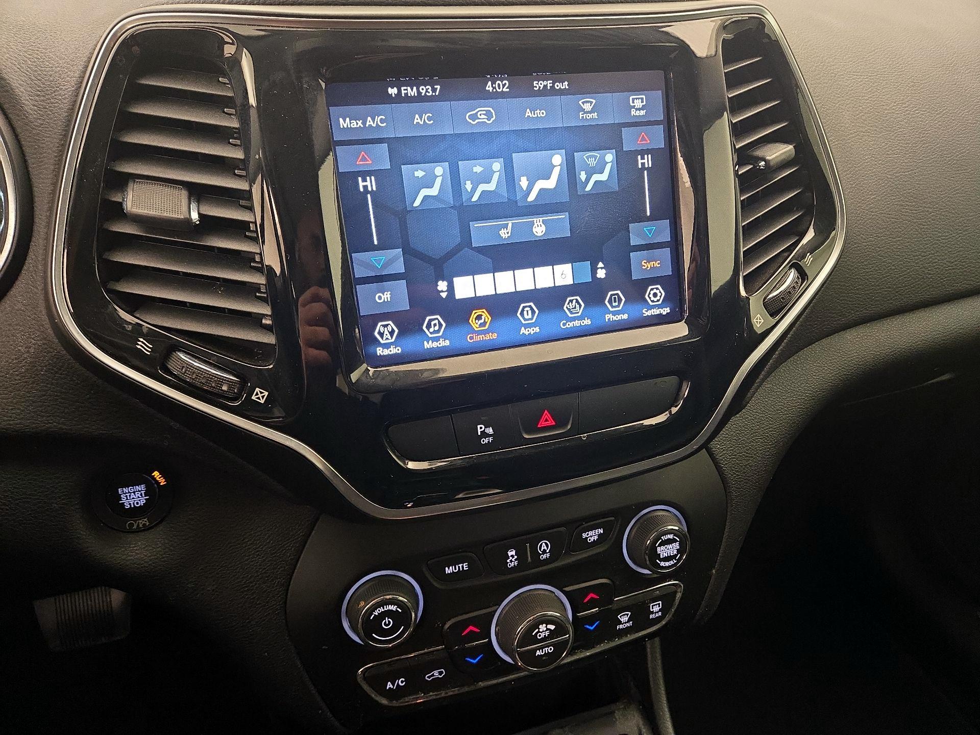 Thumbnail: 2020 Jeep Cherokee - 16