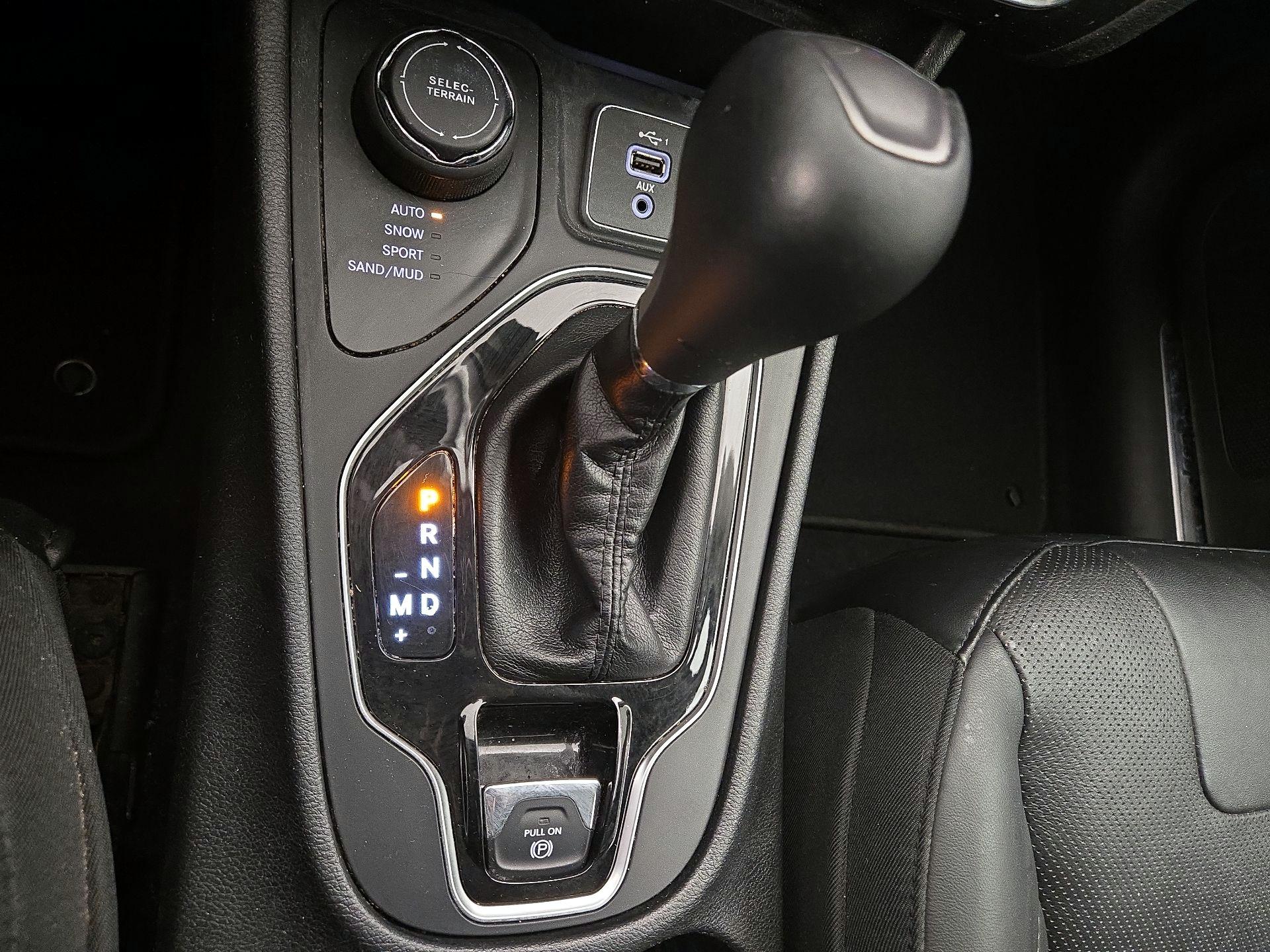 Thumbnail: 2020 Jeep Cherokee - 17