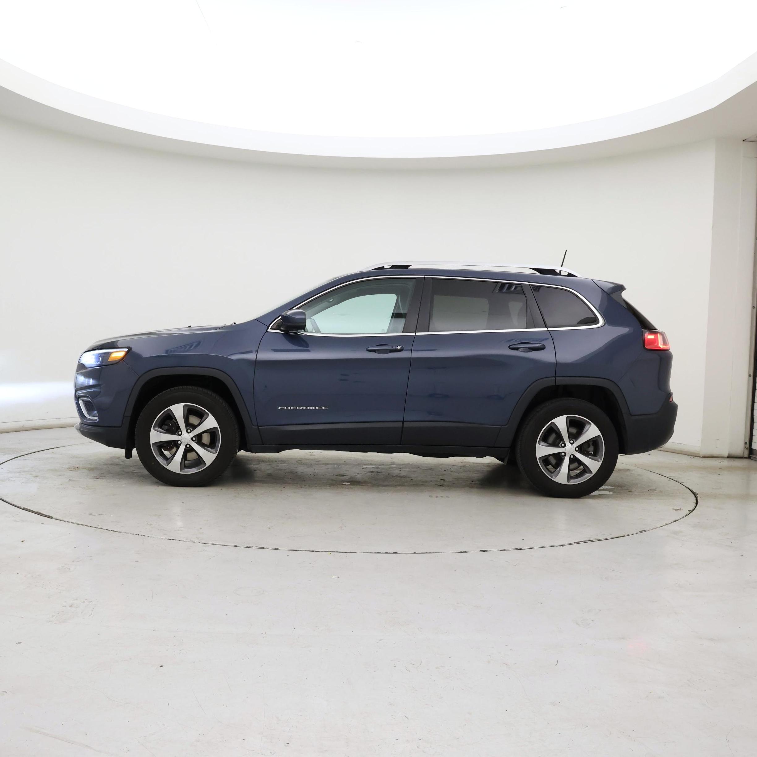 Thumbnail: 2020 Jeep Cherokee - 3