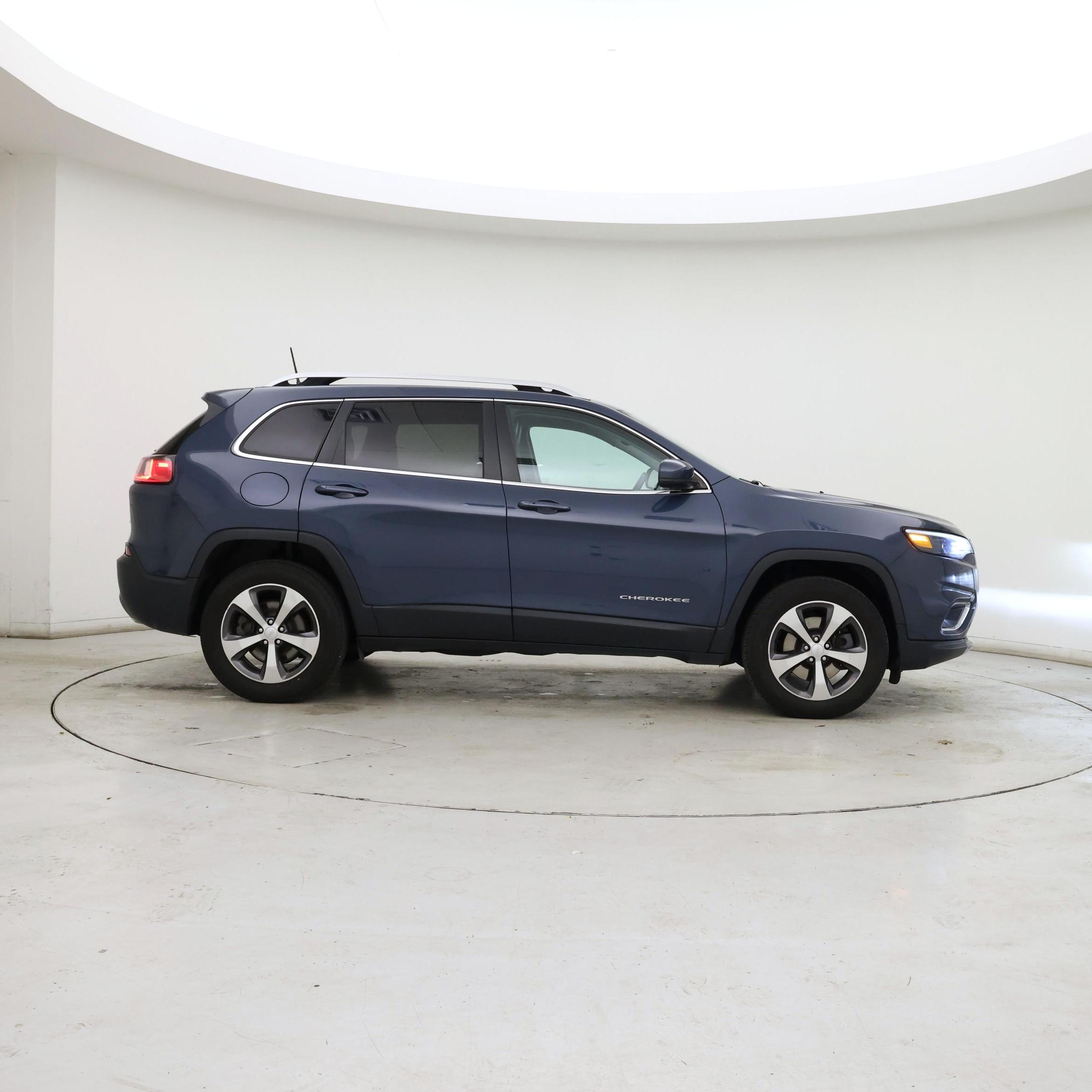 Thumbnail: 2020 Jeep Cherokee - 7