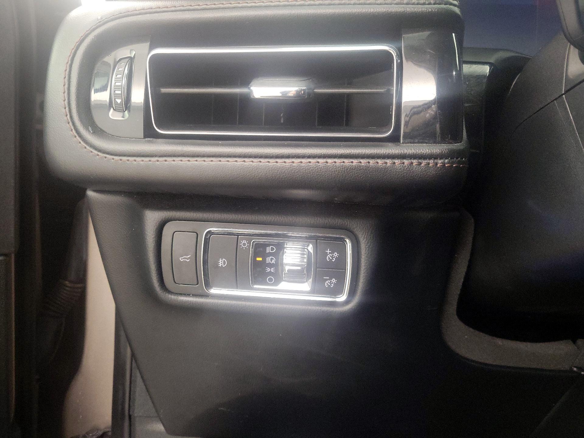 Thumbnail: 2021 Lincoln Aviator - 13