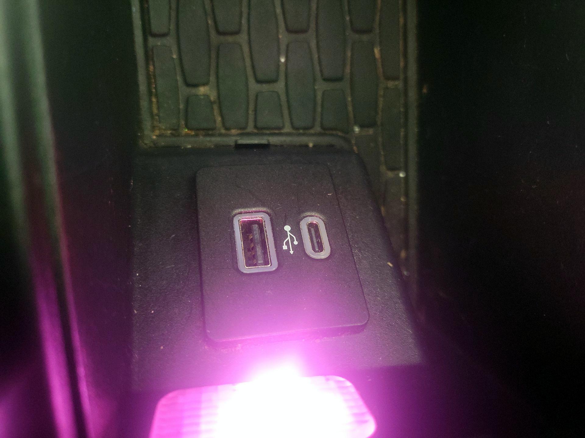 Thumbnail: 2021 Lincoln Aviator - 18