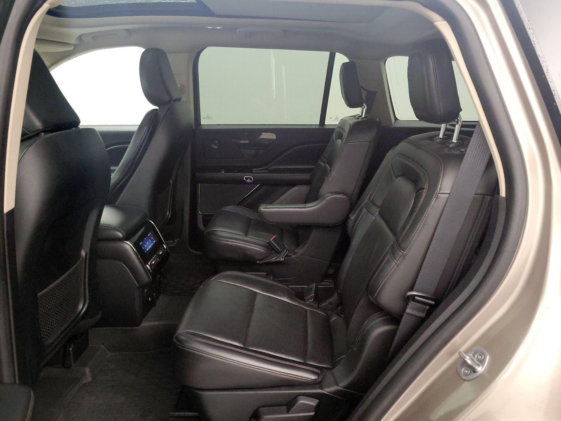 Thumbnail: 2021 Lincoln Aviator - 20