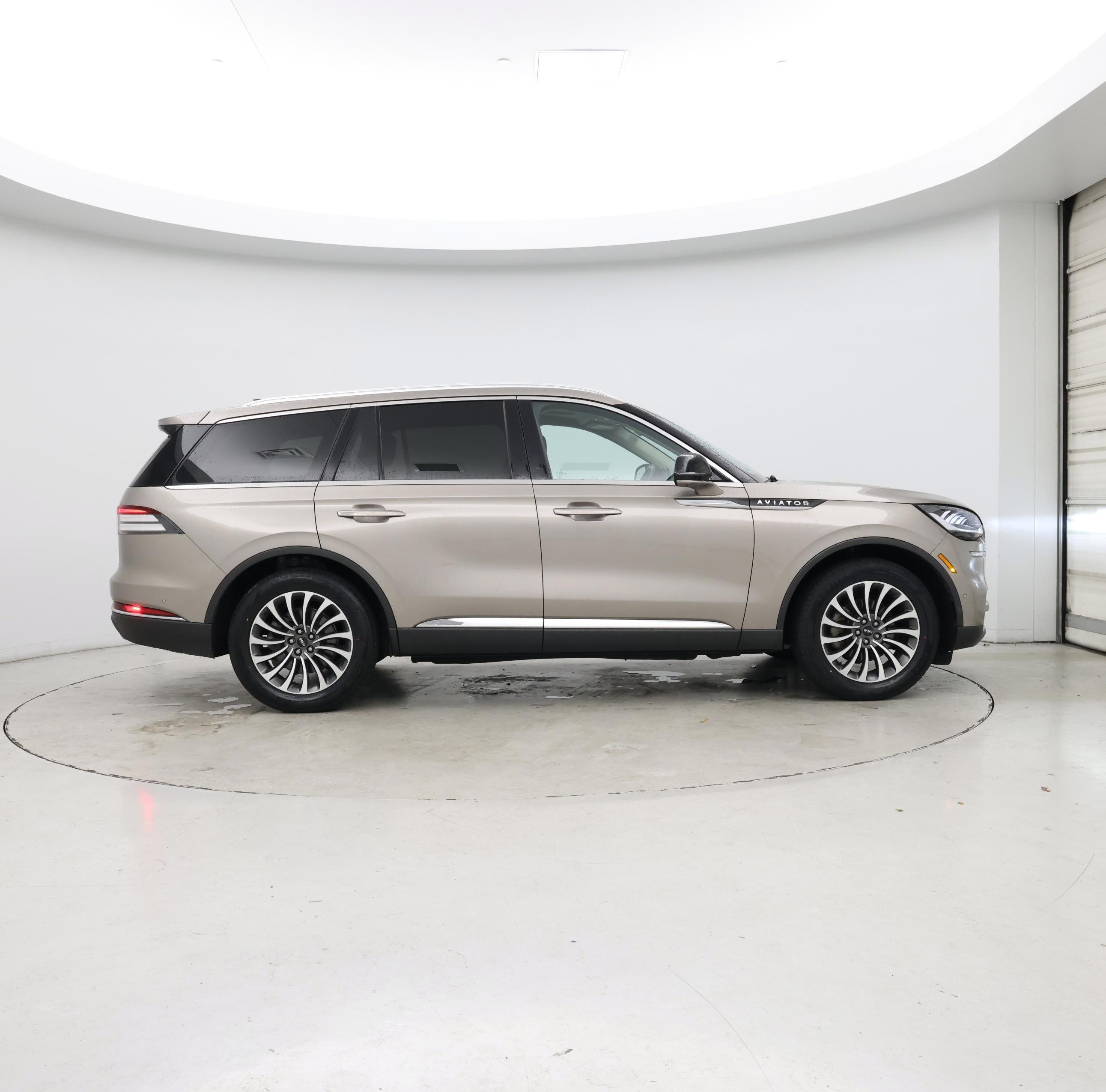 Thumbnail: 2021 Lincoln Aviator - 7
