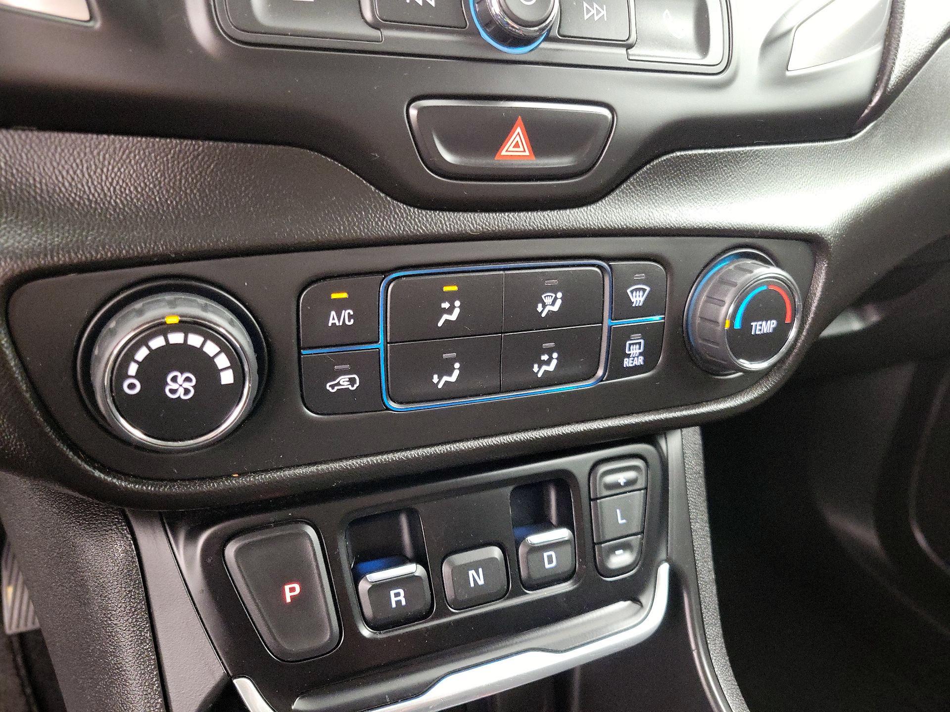 Thumbnail: 2020 GMC Terrain - 16