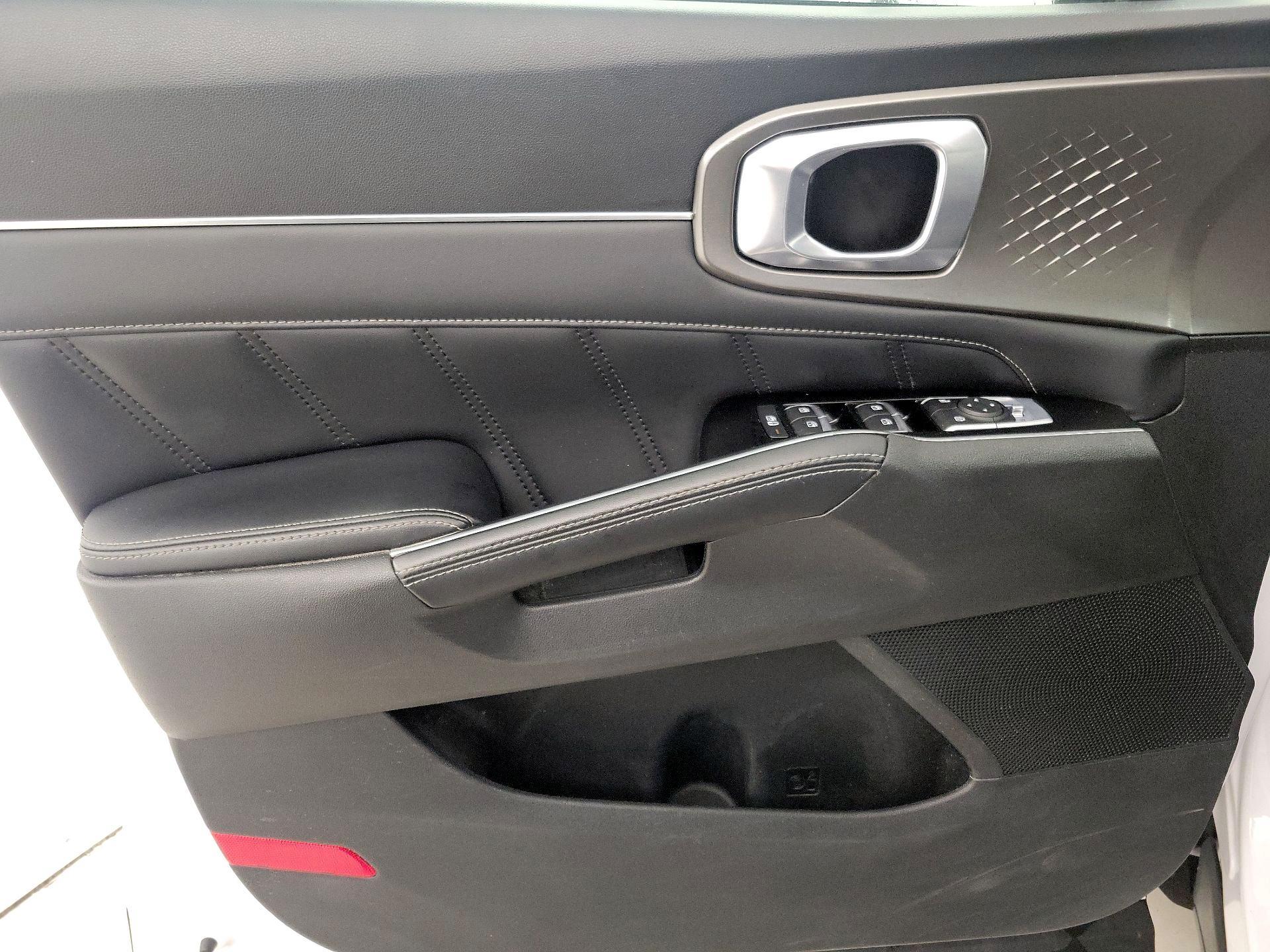 Thumbnail: 2021 Kia Sorento - 12