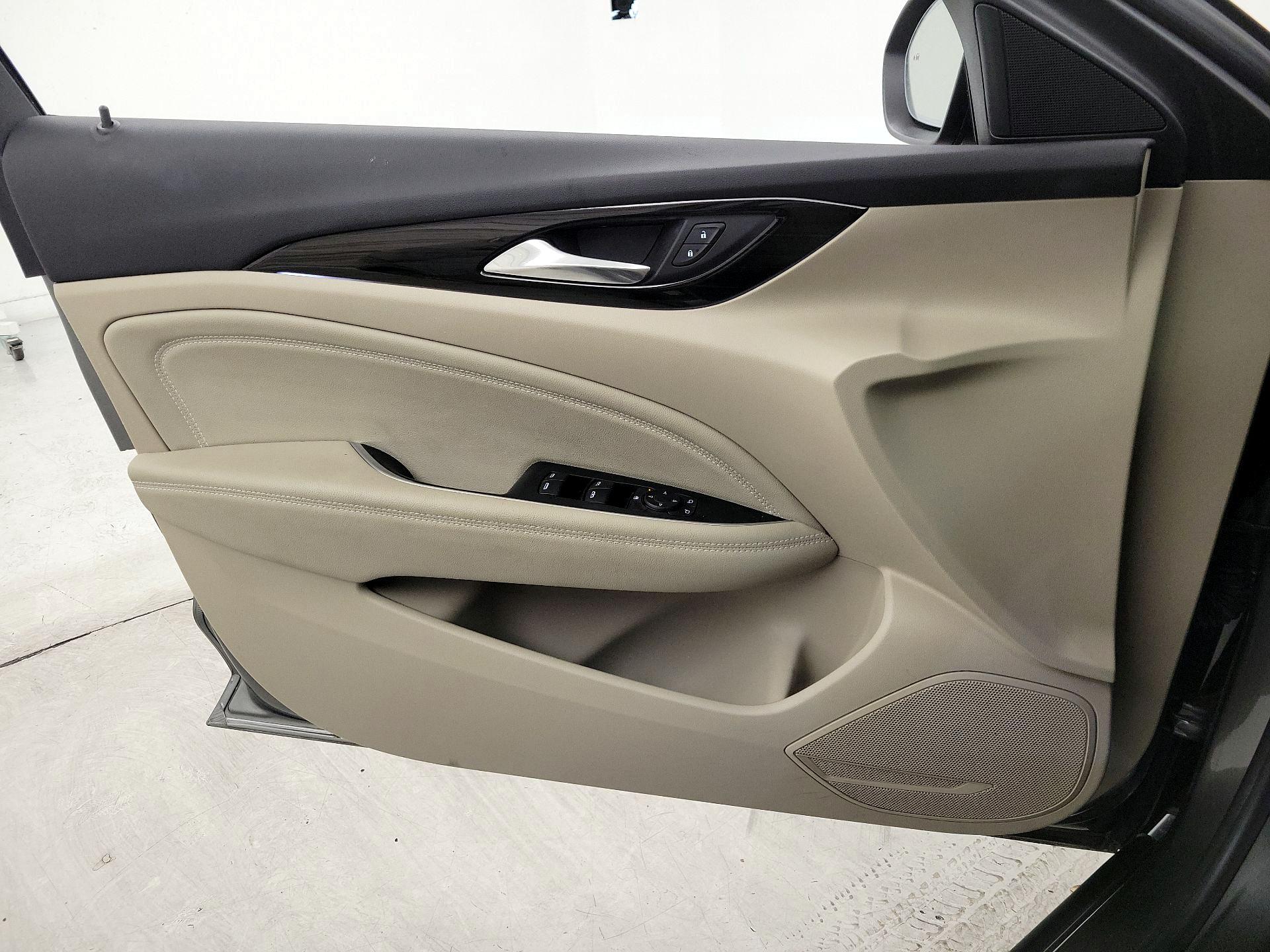 Thumbnail: 2019 Buick Regal - 12