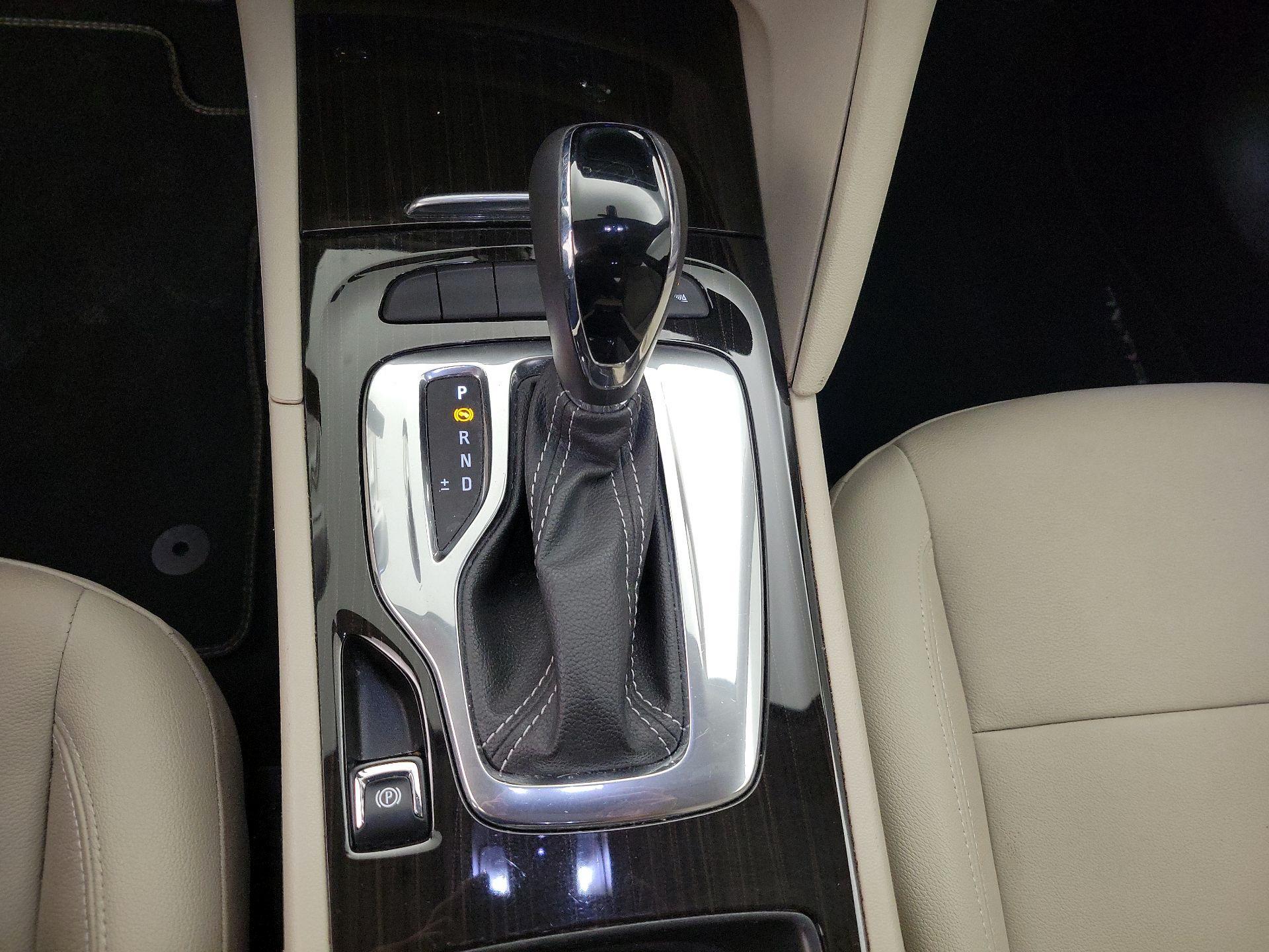 Thumbnail: 2019 Buick Regal - 17