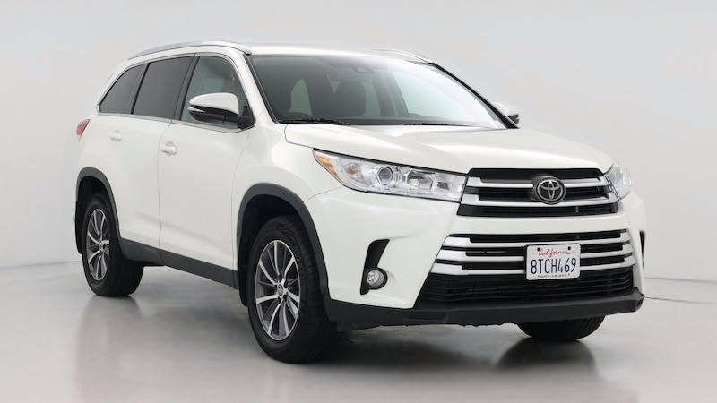 2019 Toyota Highlander XLE Hero Image