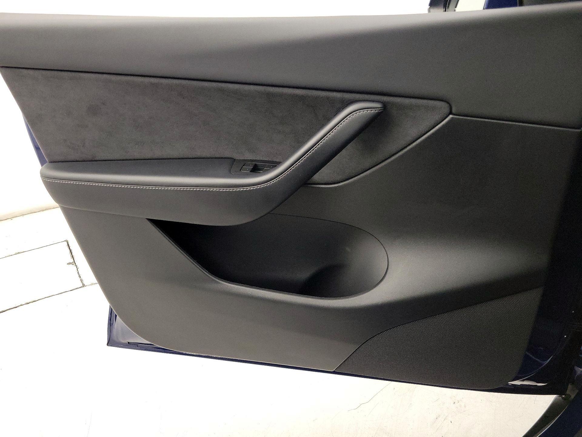 Thumbnail: 2022 Tesla Model Y - 12