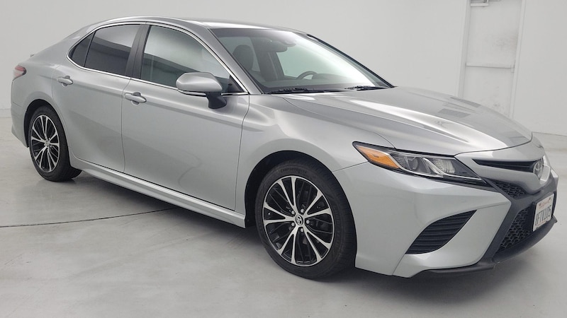 2018 Toyota Camry SE Hero Image
