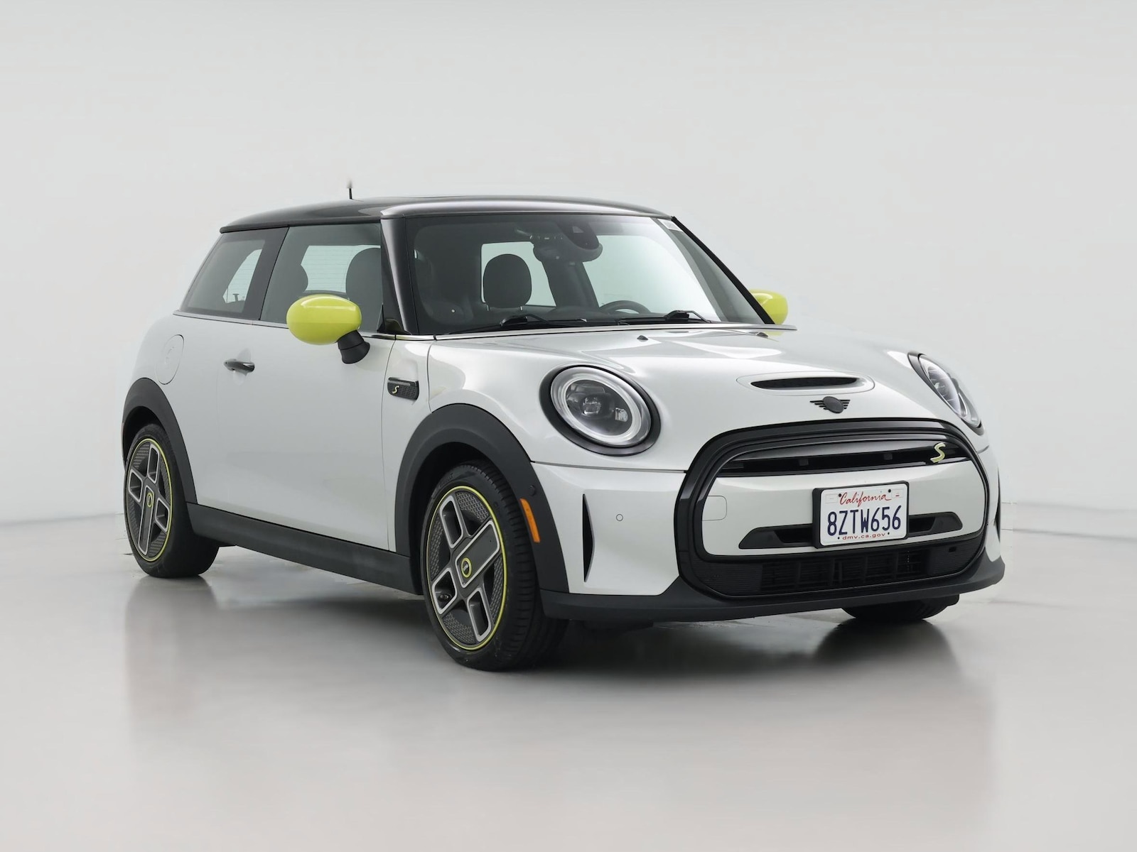 2022 MINI Hardtop 2 Door SE's photo