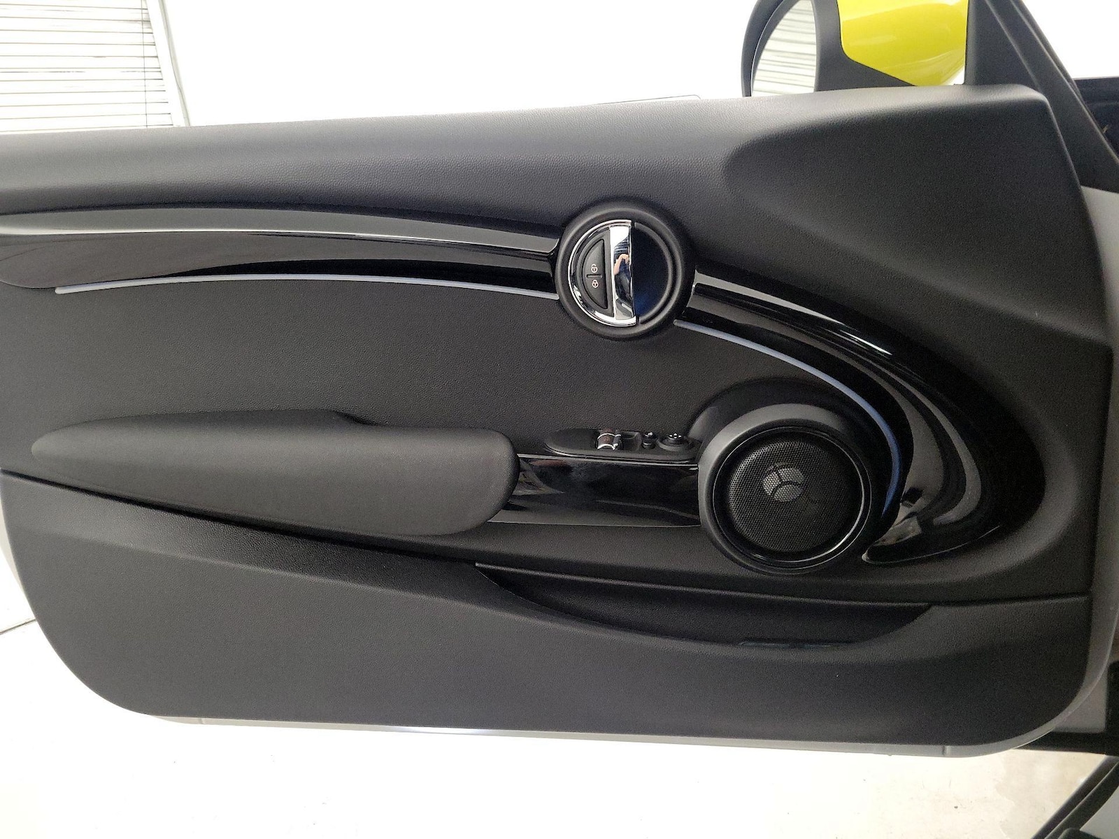 2022 MINI Hardtop 2 Door SE photo 13