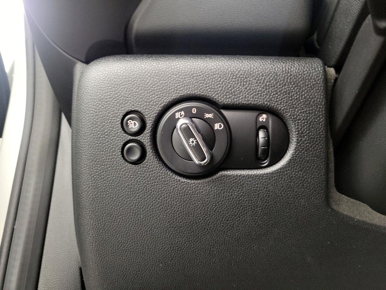 2022 MINI Hardtop 2 Door SE photo 14