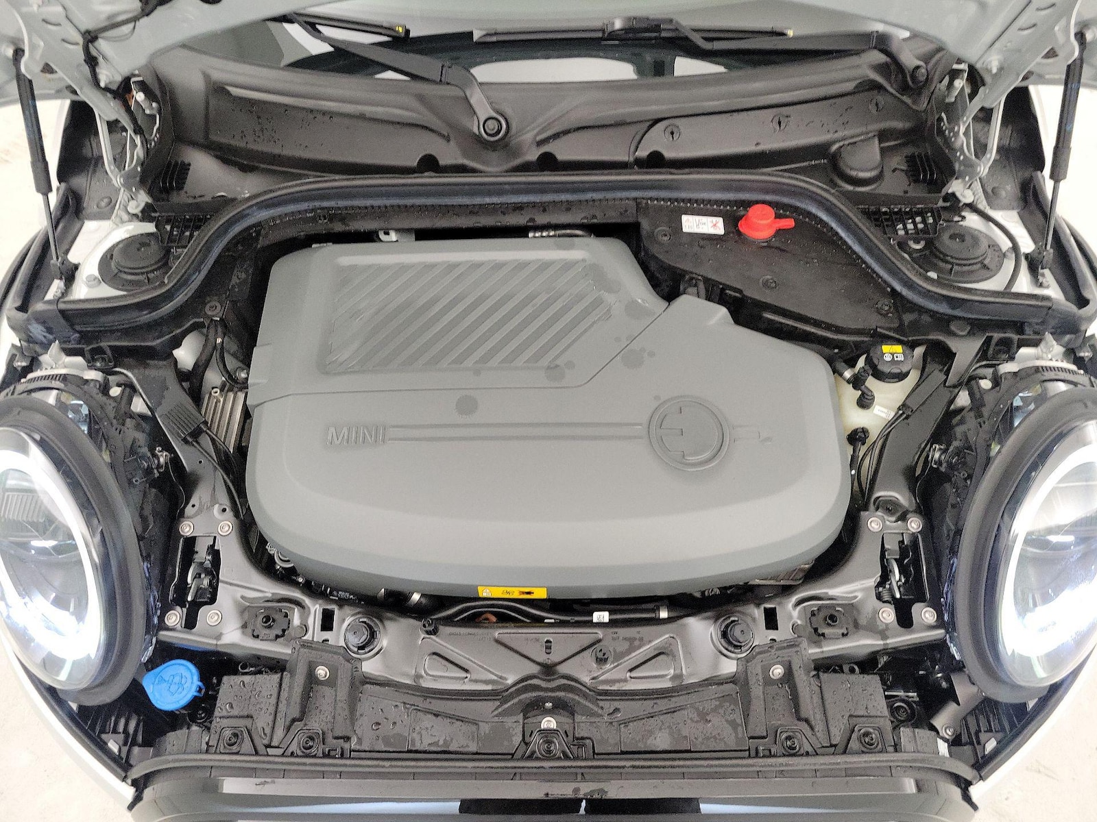 2022 MINI Hardtop 2 Door SE photo 22