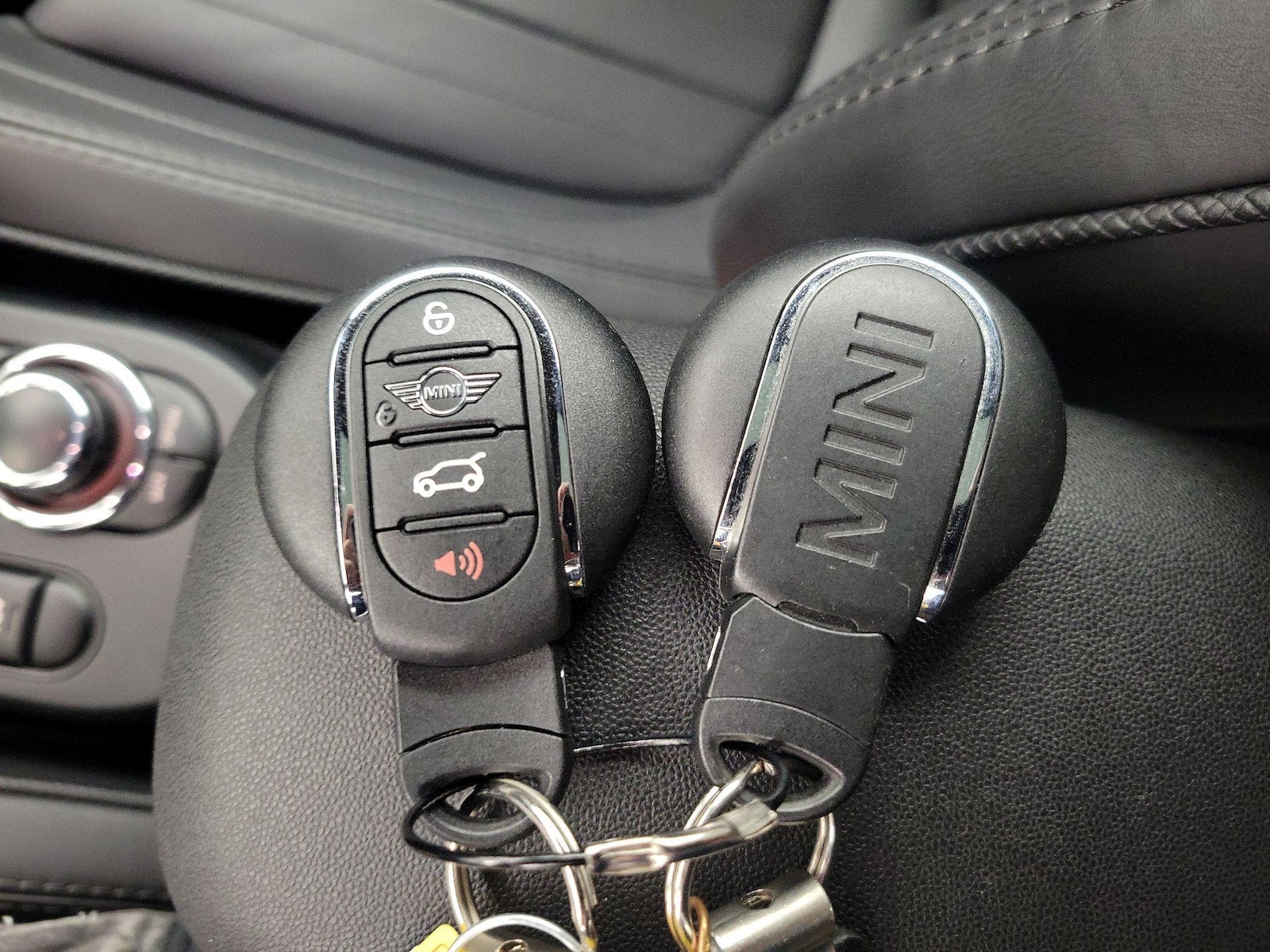 2022 MINI Hardtop 2 Door SE photo 23