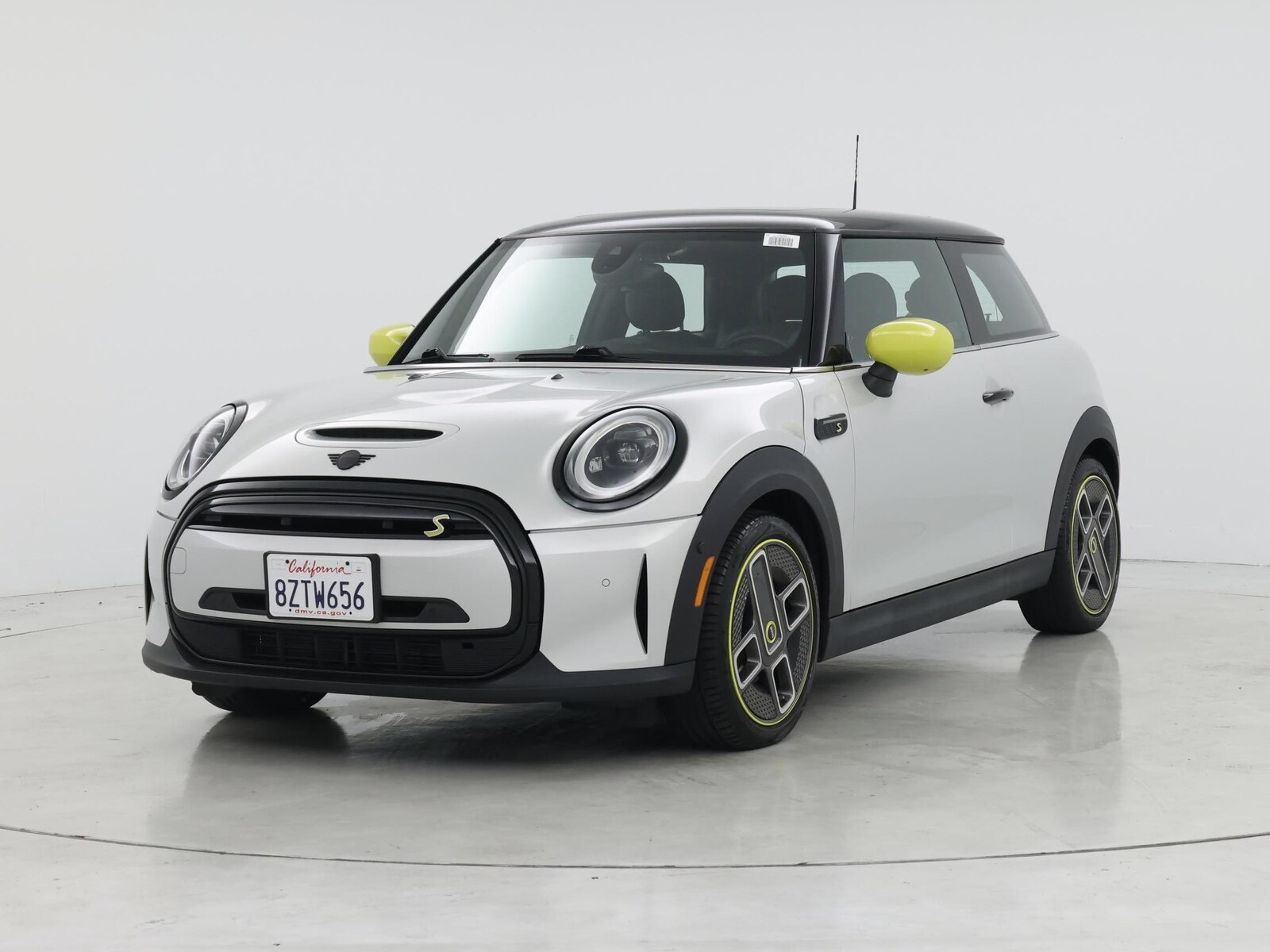 2022 MINI Hardtop 2 Door SE photo 5