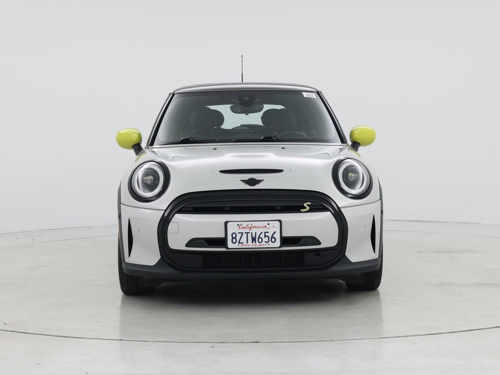 2022 MINI Hardtop 2 Door SE photo 6