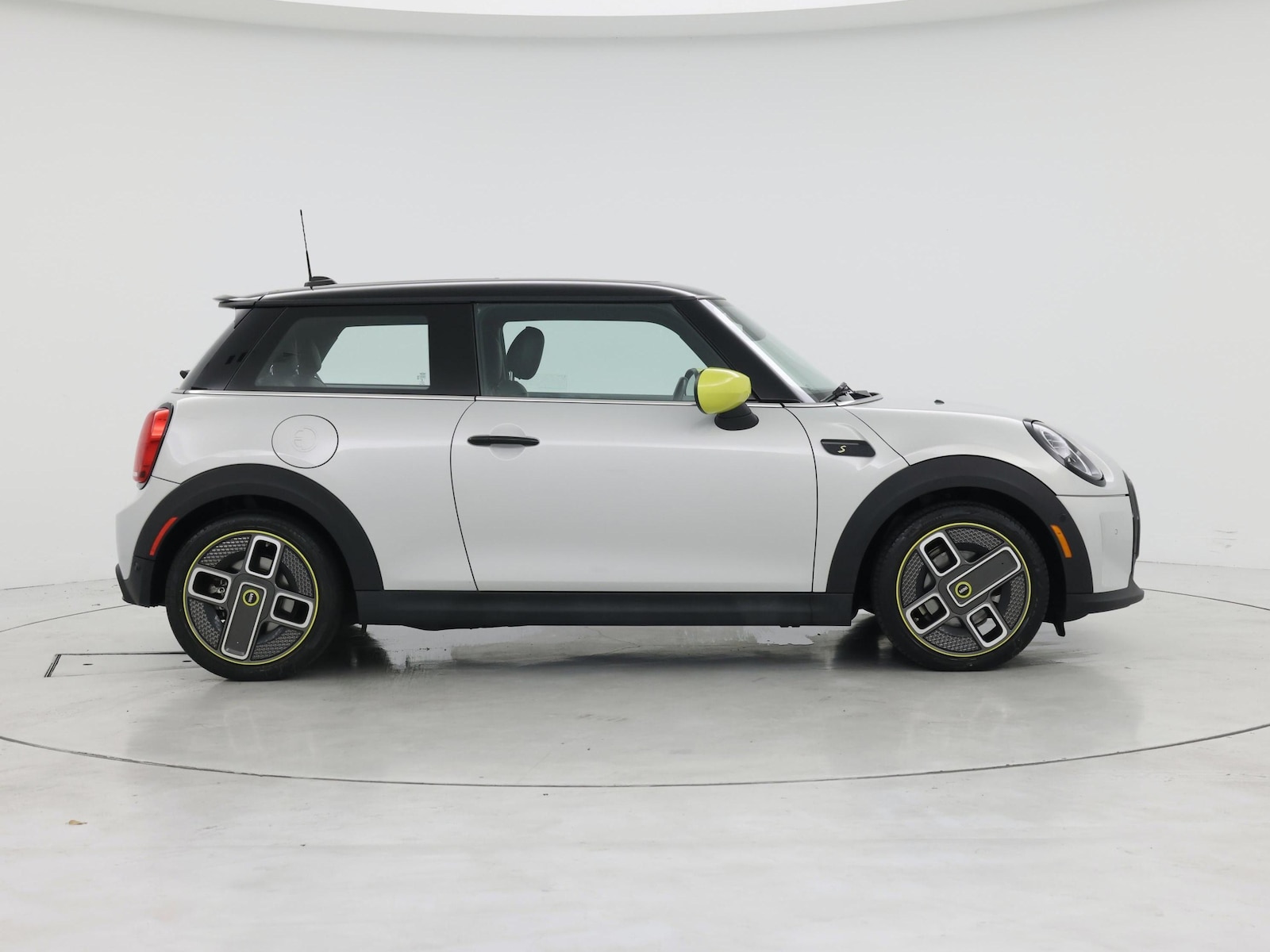 2022 MINI Hardtop 2 Door SE photo 8