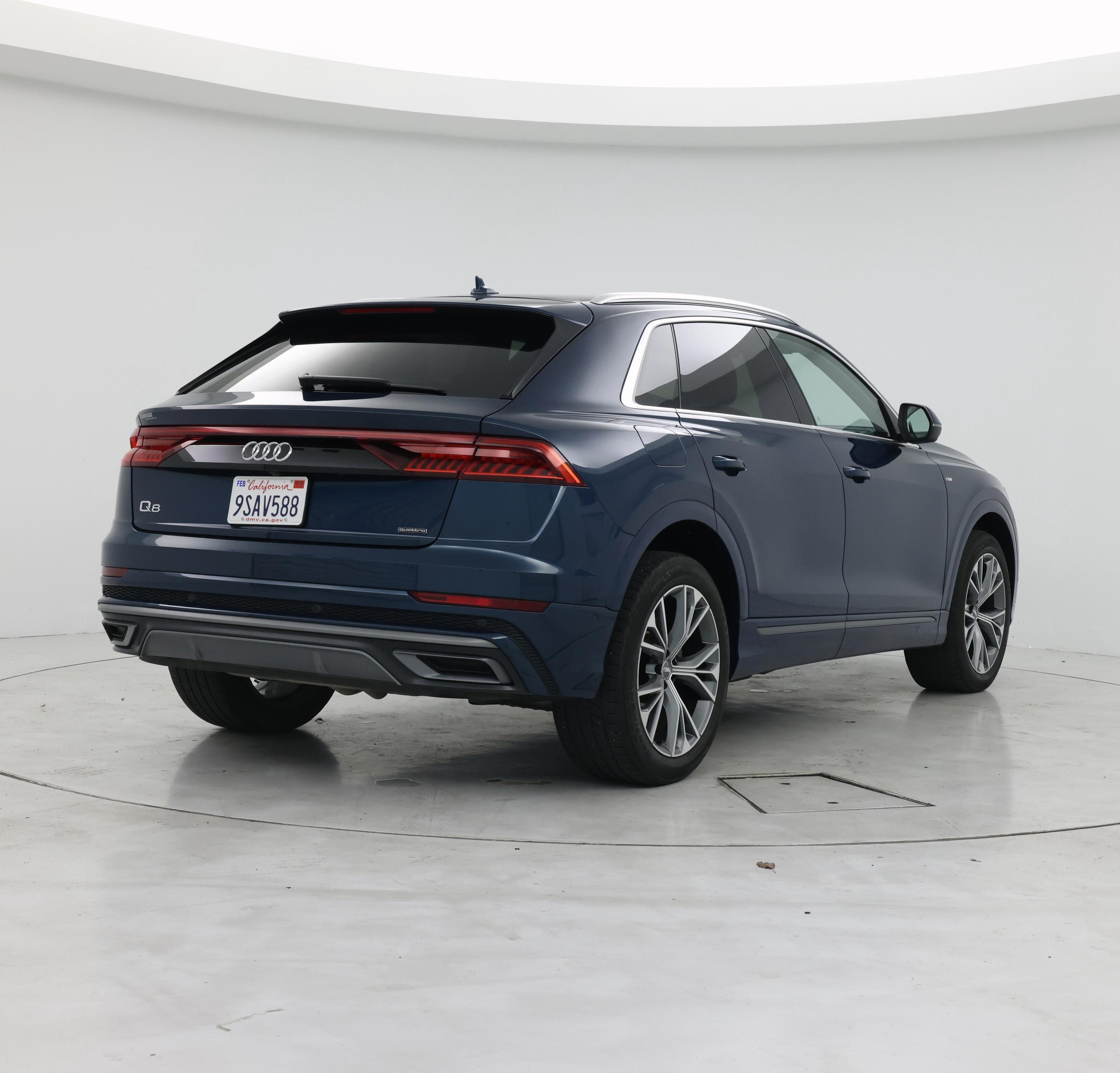 Thumbnail: 2020 Audi Q8 - 8